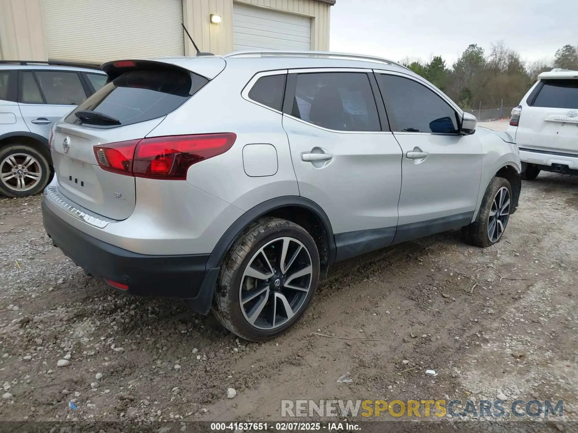4 fotografías del automóvil dañado JN1BJ1CP6KW526950 NISSAN ROGUE SPORT 2019