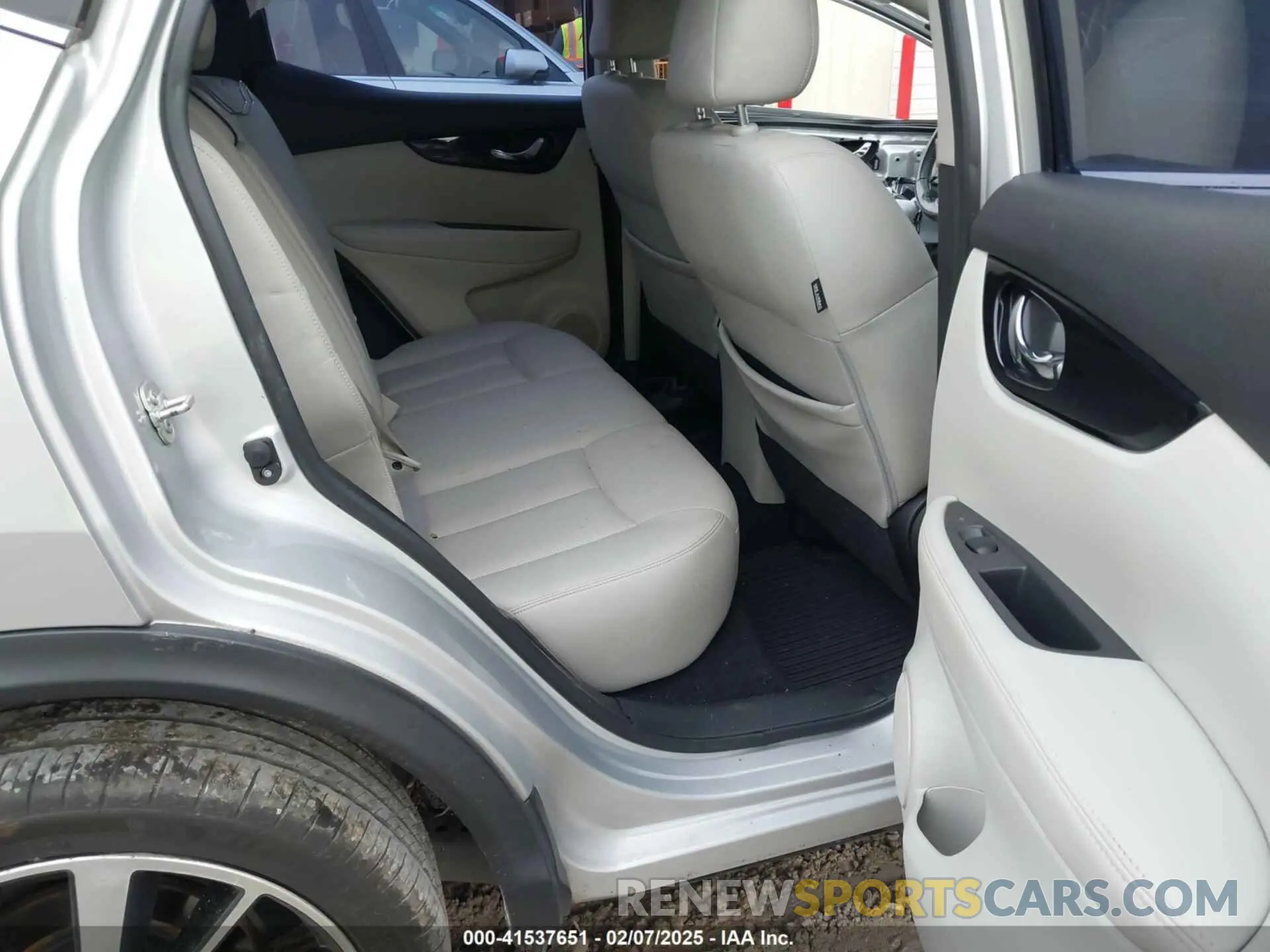 8 fotografías del automóvil dañado JN1BJ1CP6KW526950 NISSAN ROGUE SPORT 2019