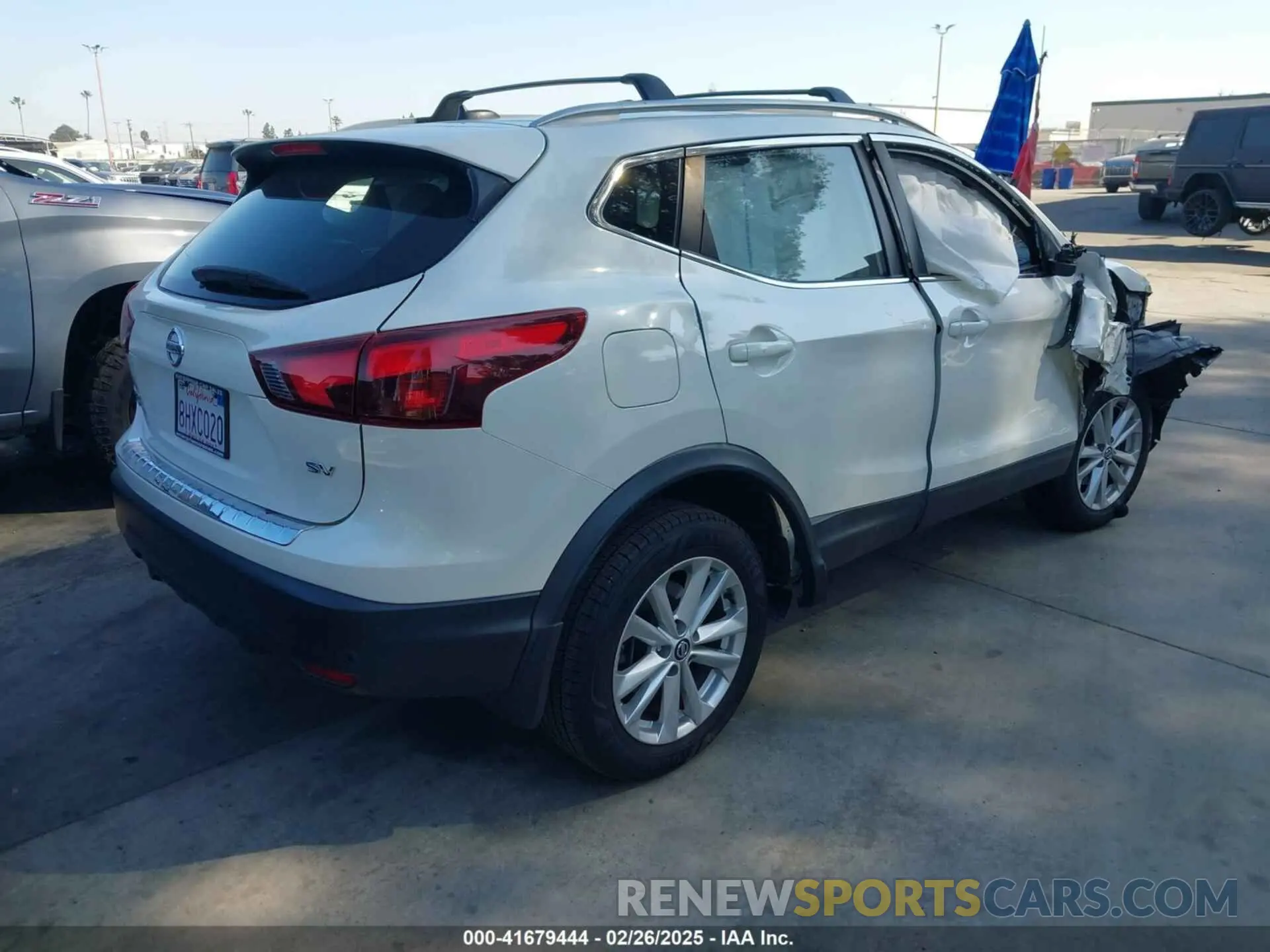 4 fotografías del automóvil dañado JN1BJ1CP7KW520798 NISSAN ROGUE SPORT 2019