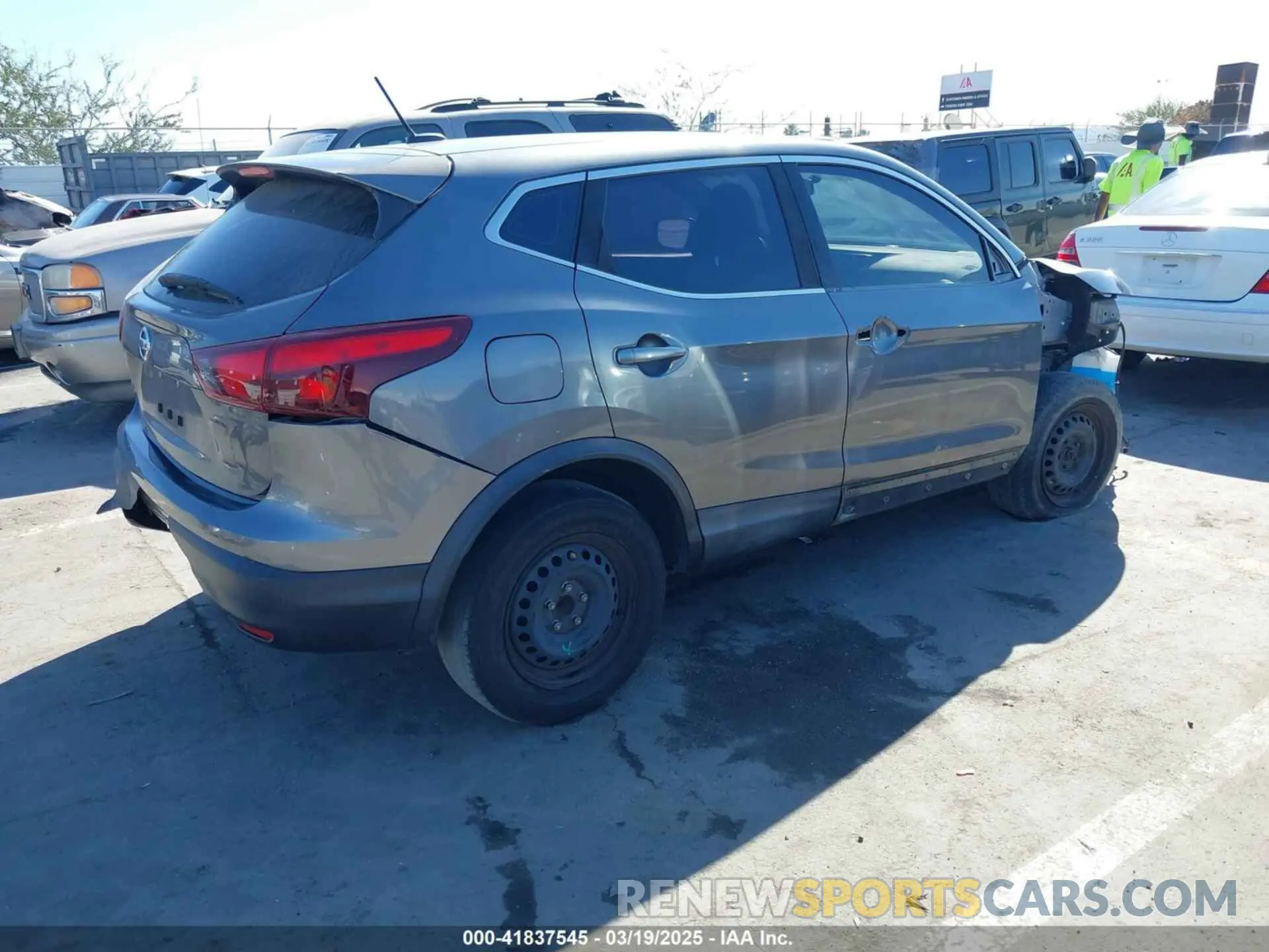 4 fotografías del automóvil dañado JN1BJ1CP8KW521247 NISSAN ROGUE SPORT 2019