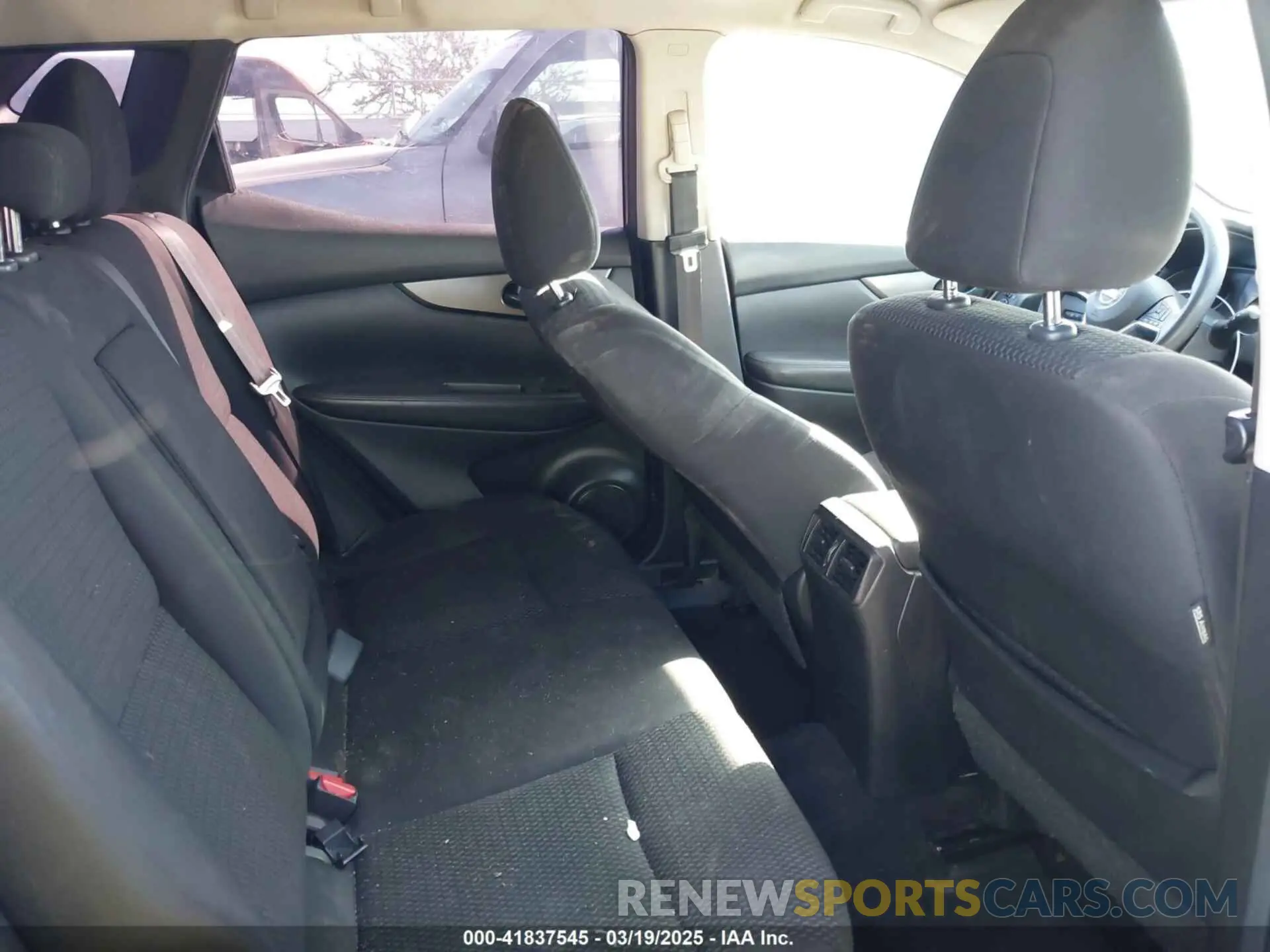 8 fotografías del automóvil dañado JN1BJ1CP8KW521247 NISSAN ROGUE SPORT 2019