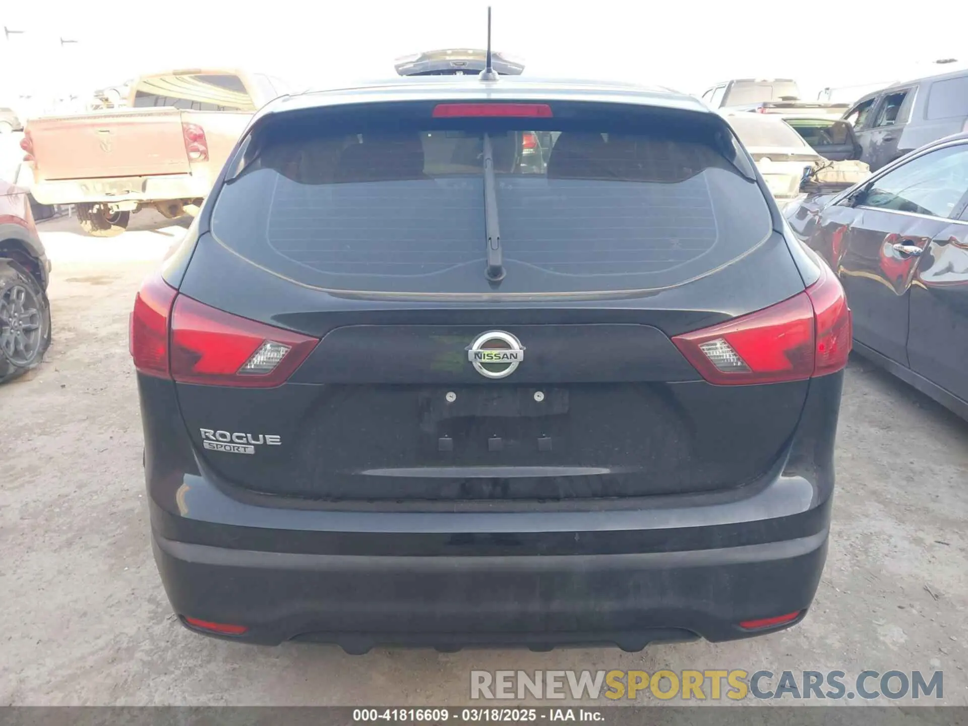 16 fotografías del automóvil dañado JN1BJ1CP8KW528909 NISSAN ROGUE SPORT 2019