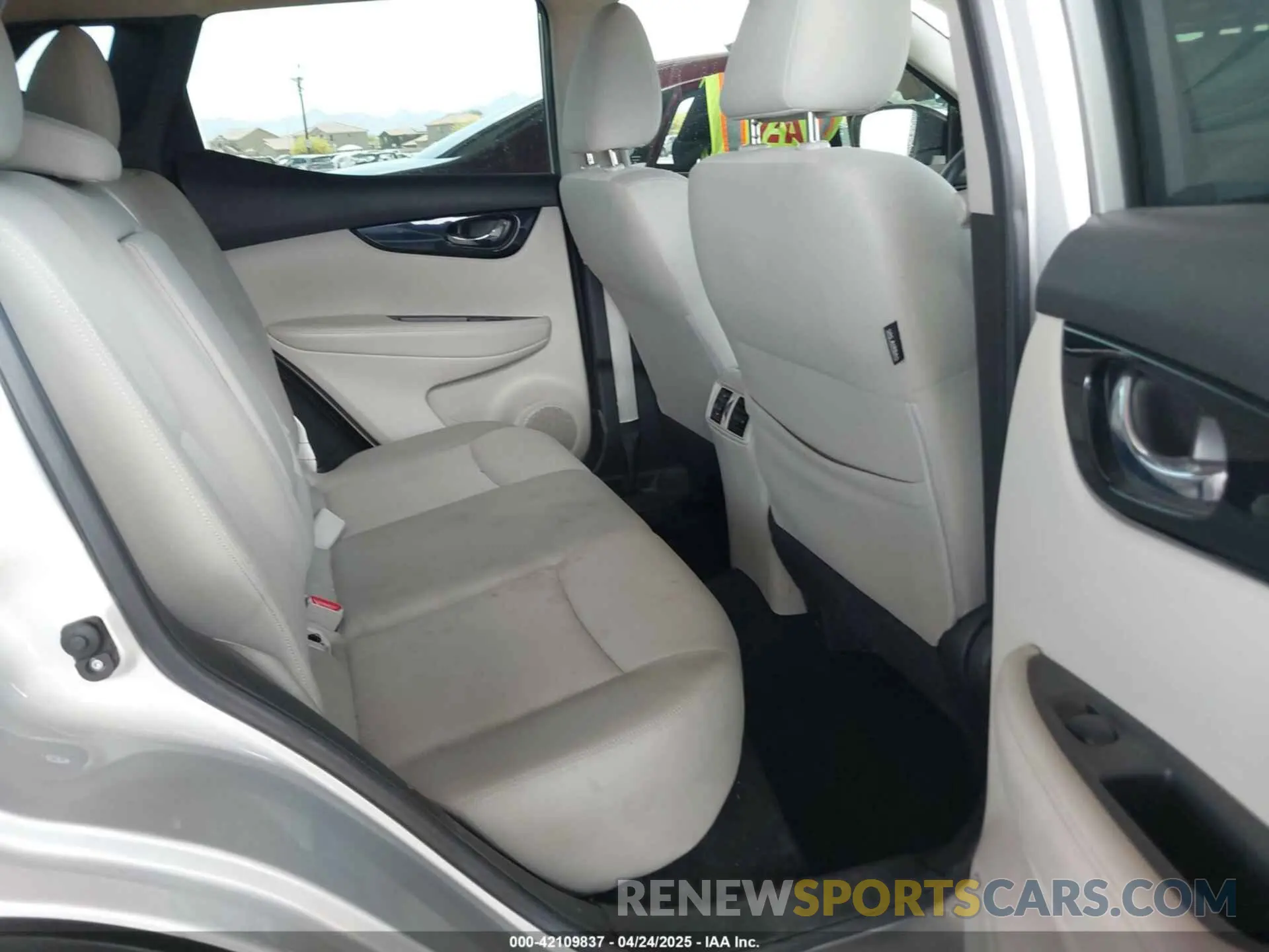 8 fotografías del automóvil dañado JN1BJ1CP9KW526974 NISSAN ROGUE SPORT 2019