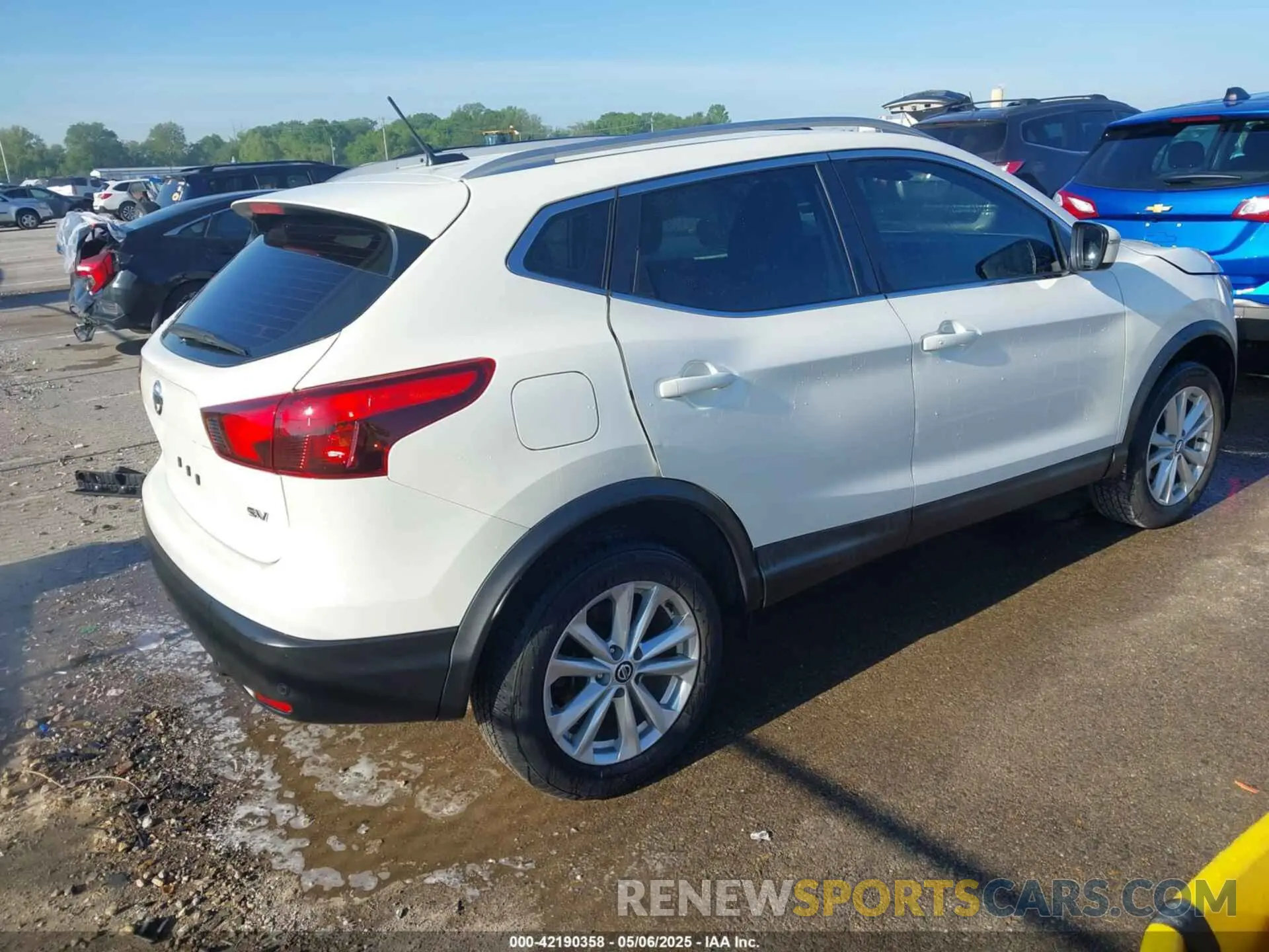 4 fotografías del automóvil dañado JN1BJ1CP9KW528885 NISSAN ROGUE SPORT 2019