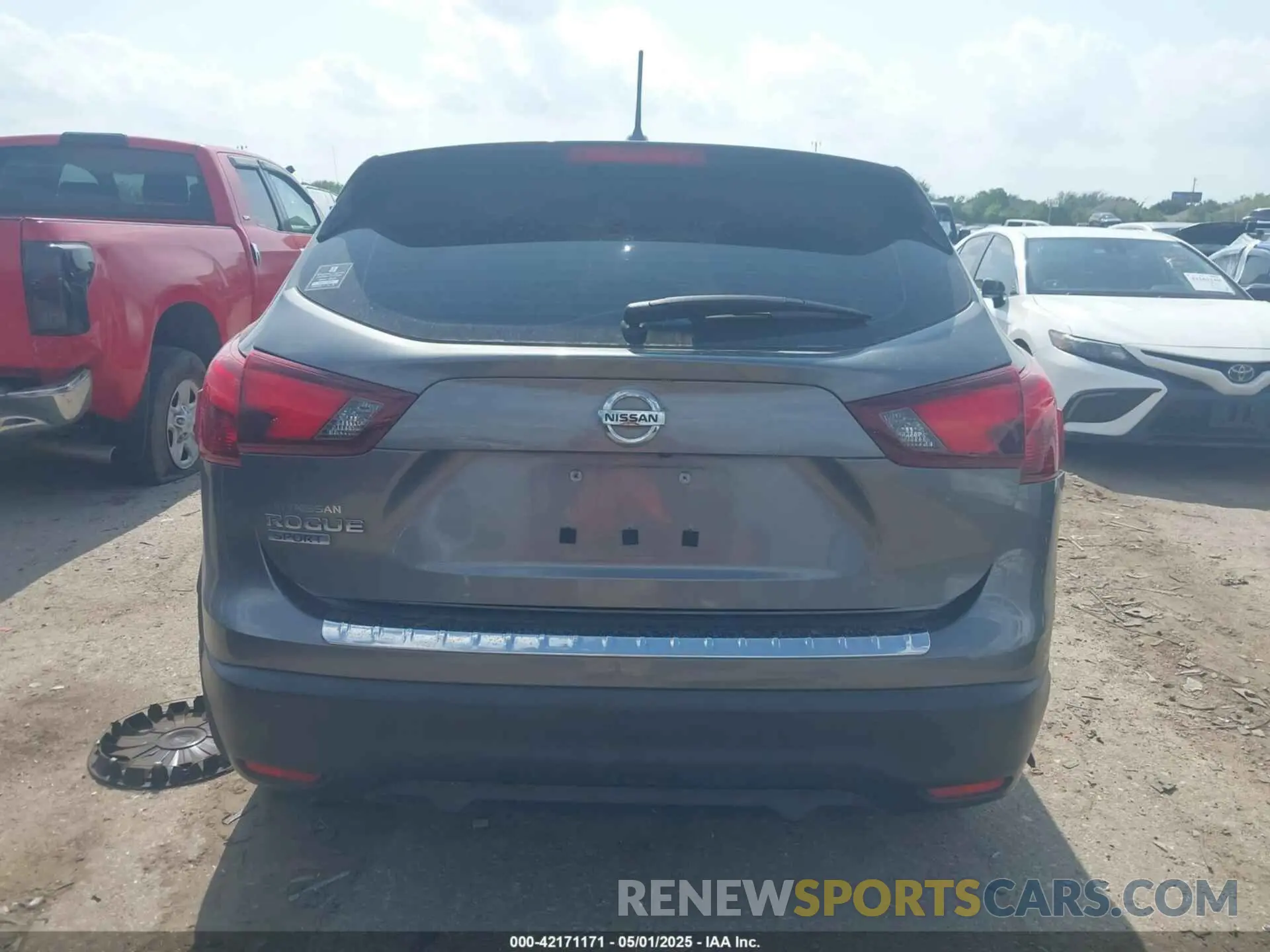 16 fotografías del automóvil dañado JN1BJ1CP9KW530345 NISSAN ROGUE SPORT 2019