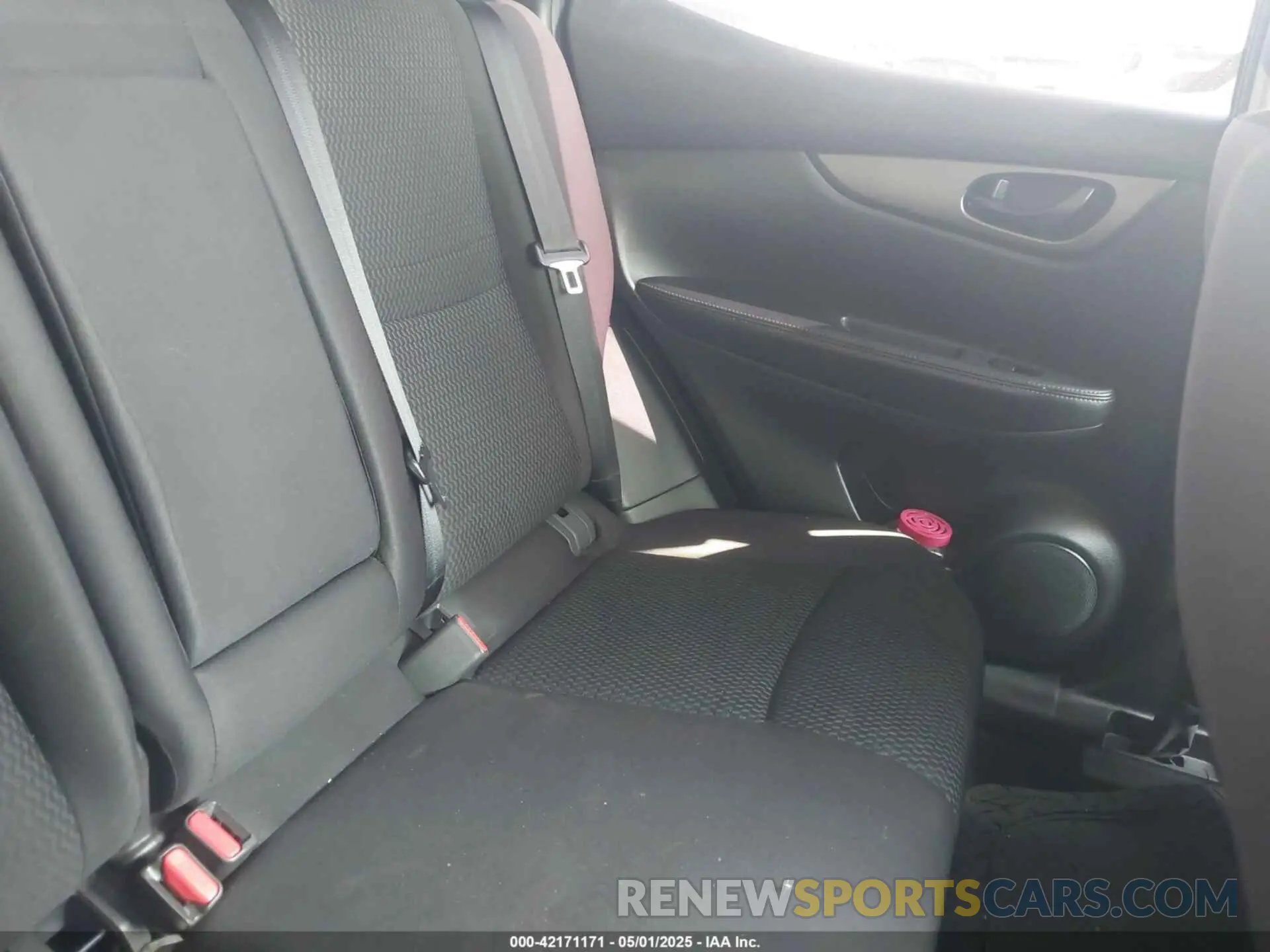 8 fotografías del automóvil dañado JN1BJ1CP9KW530345 NISSAN ROGUE SPORT 2019