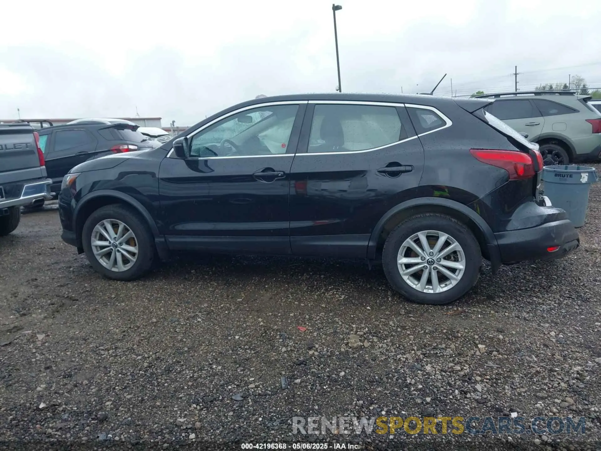 13 fotografías del automóvil dañado JN1BJ1CR0KW329564 NISSAN ROGUE SPORT 2019