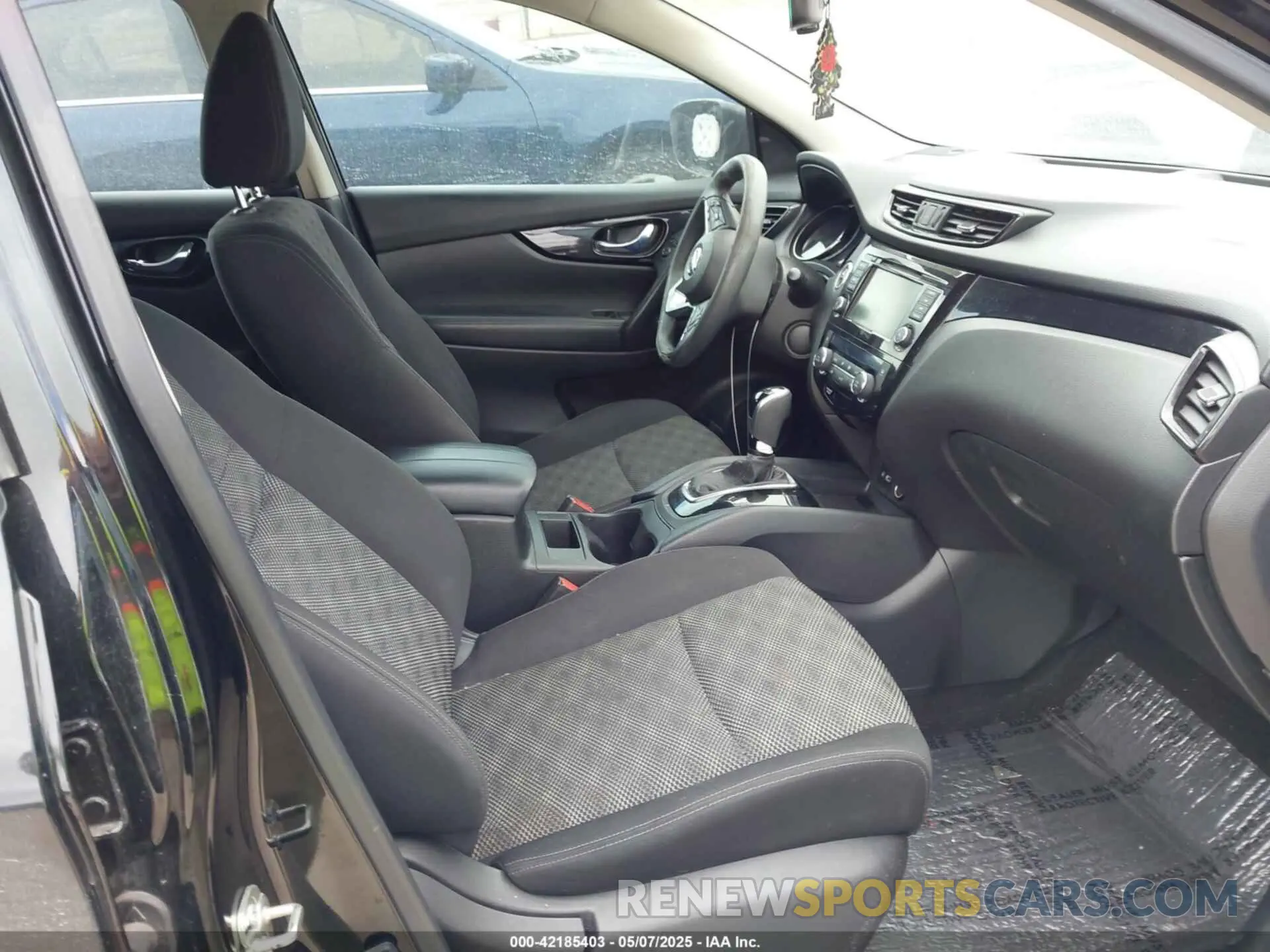 5 fotografías del automóvil dañado JN1BJ1CR0KW627340 NISSAN ROGUE SPORT 2019