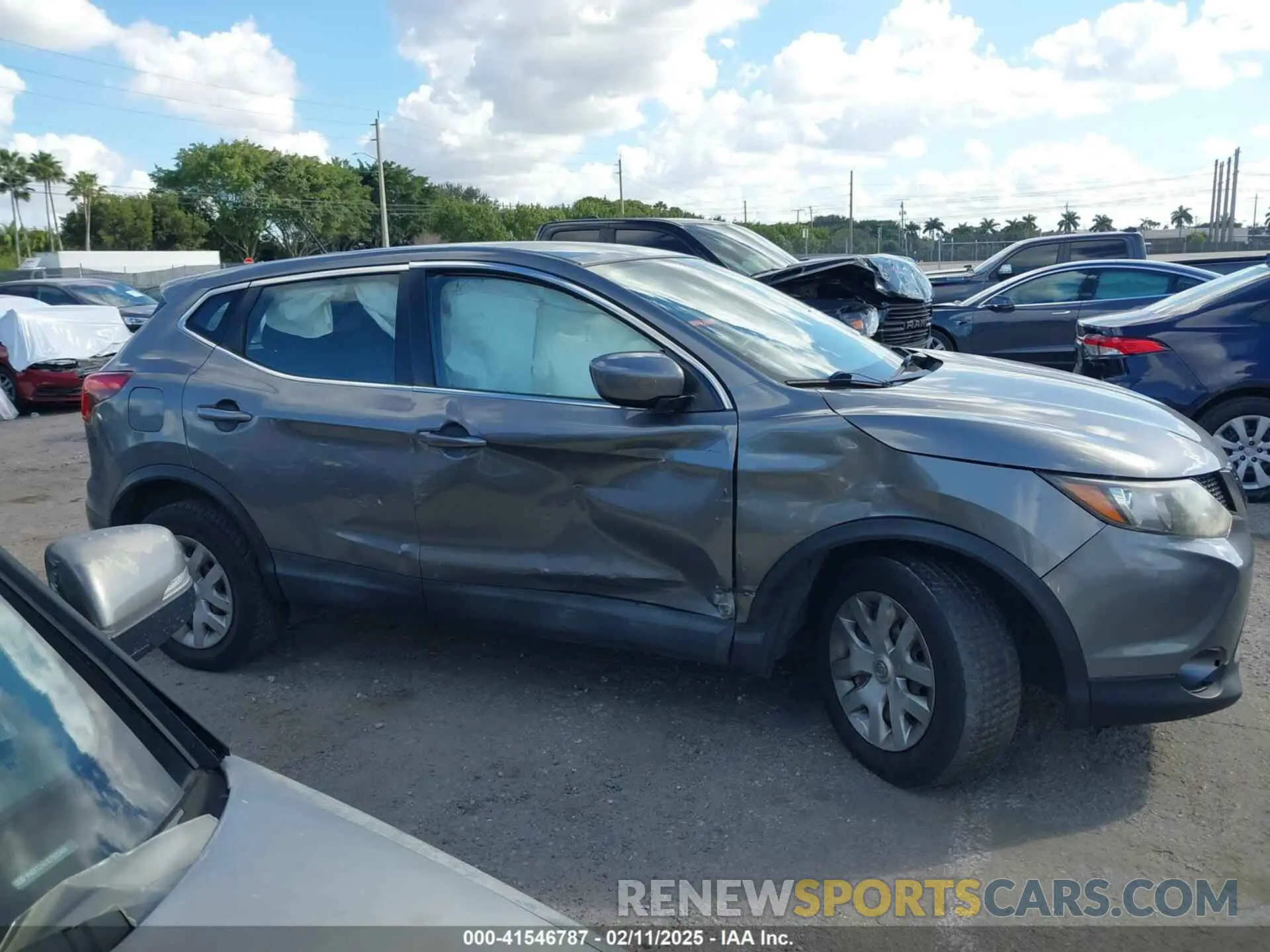 13 fotografías del automóvil dañado JN1BJ1CR1KW333834 NISSAN ROGUE SPORT 2019