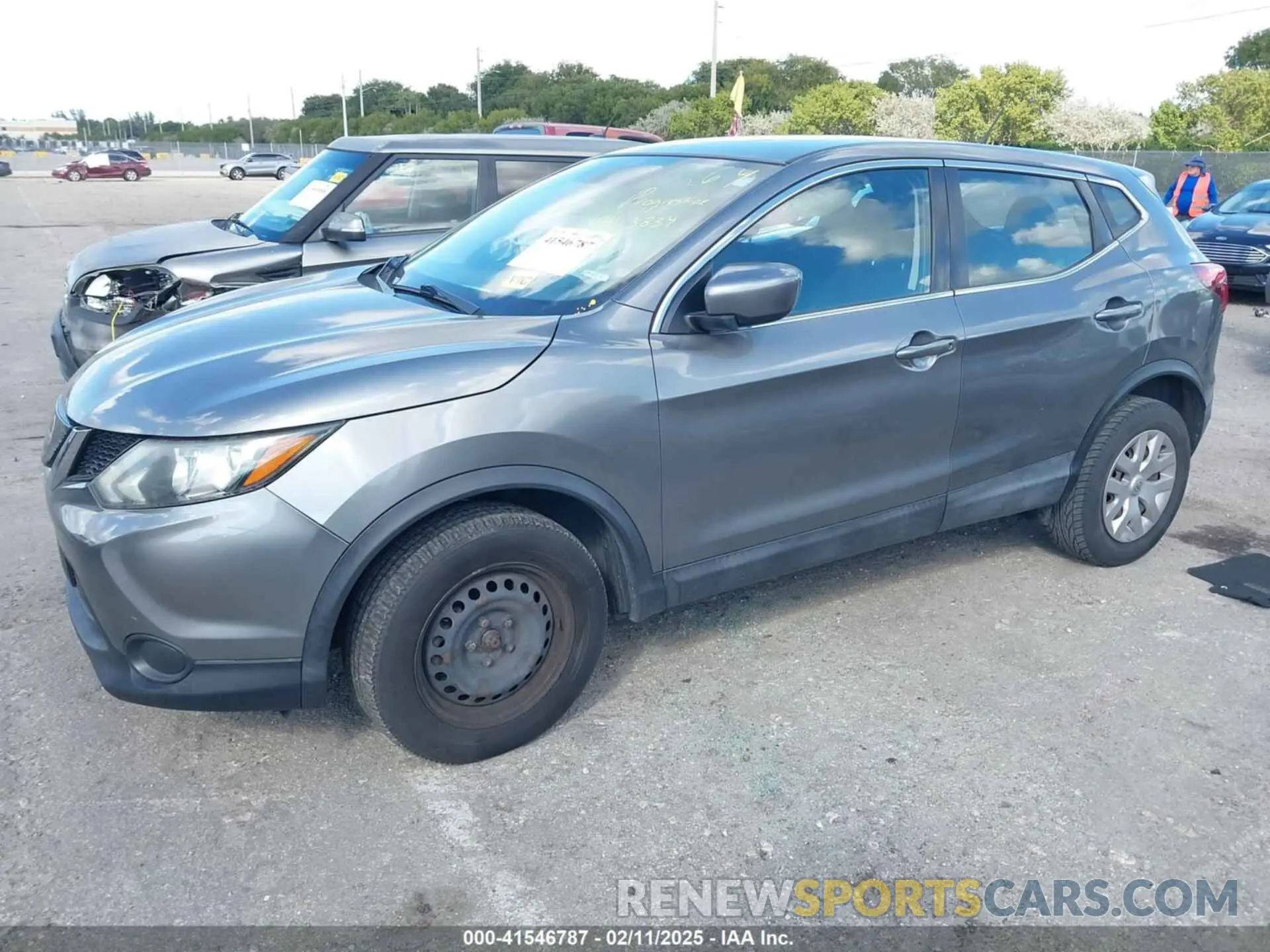 2 fotografías del automóvil dañado JN1BJ1CR1KW333834 NISSAN ROGUE SPORT 2019