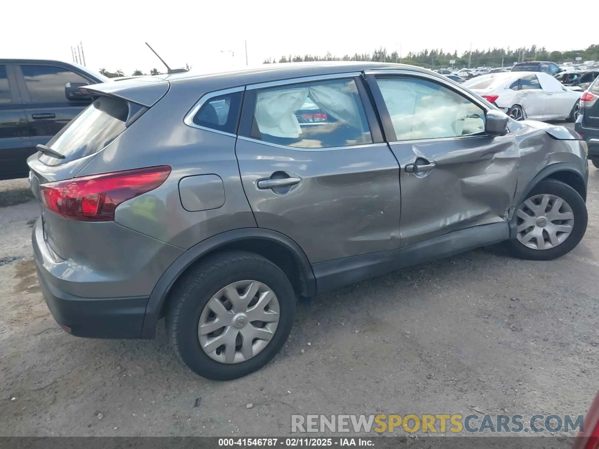 4 fotografías del automóvil dañado JN1BJ1CR1KW333834 NISSAN ROGUE SPORT 2019