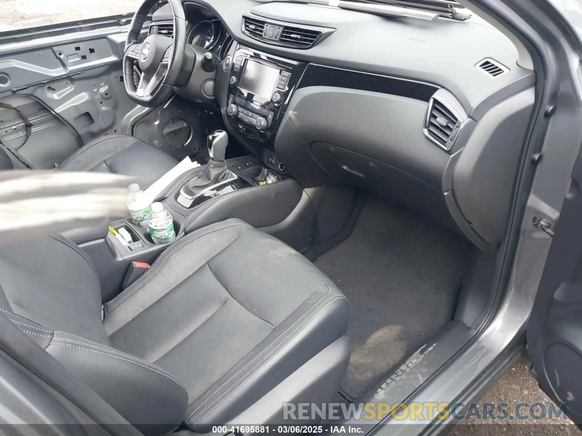 5 fotografías del automóvil dañado JN1BJ1CR1KW341187 NISSAN ROGUE SPORT 2019