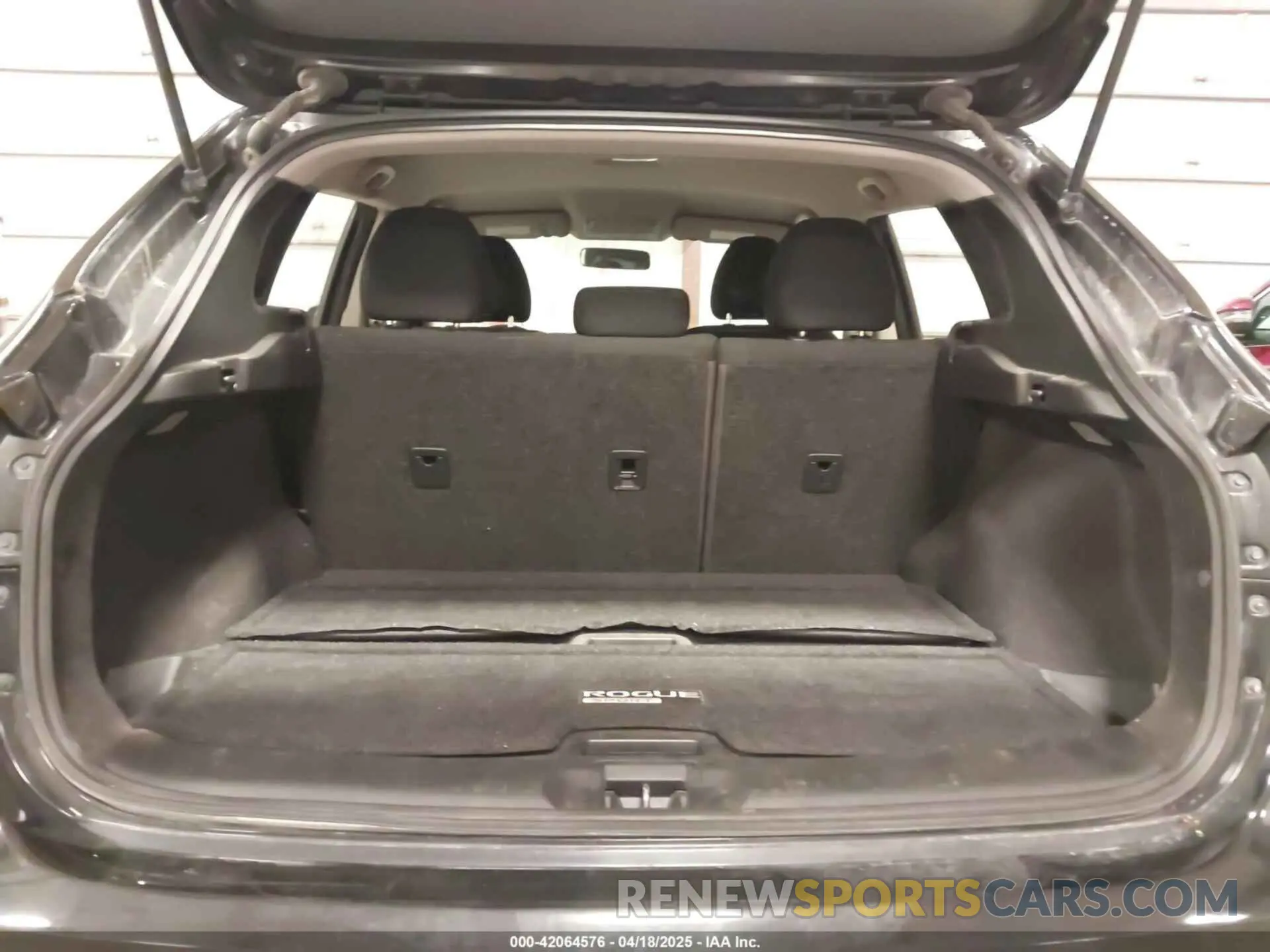 18 fotografías del automóvil dañado JN1BJ1CR1KW624110 NISSAN ROGUE SPORT 2019
