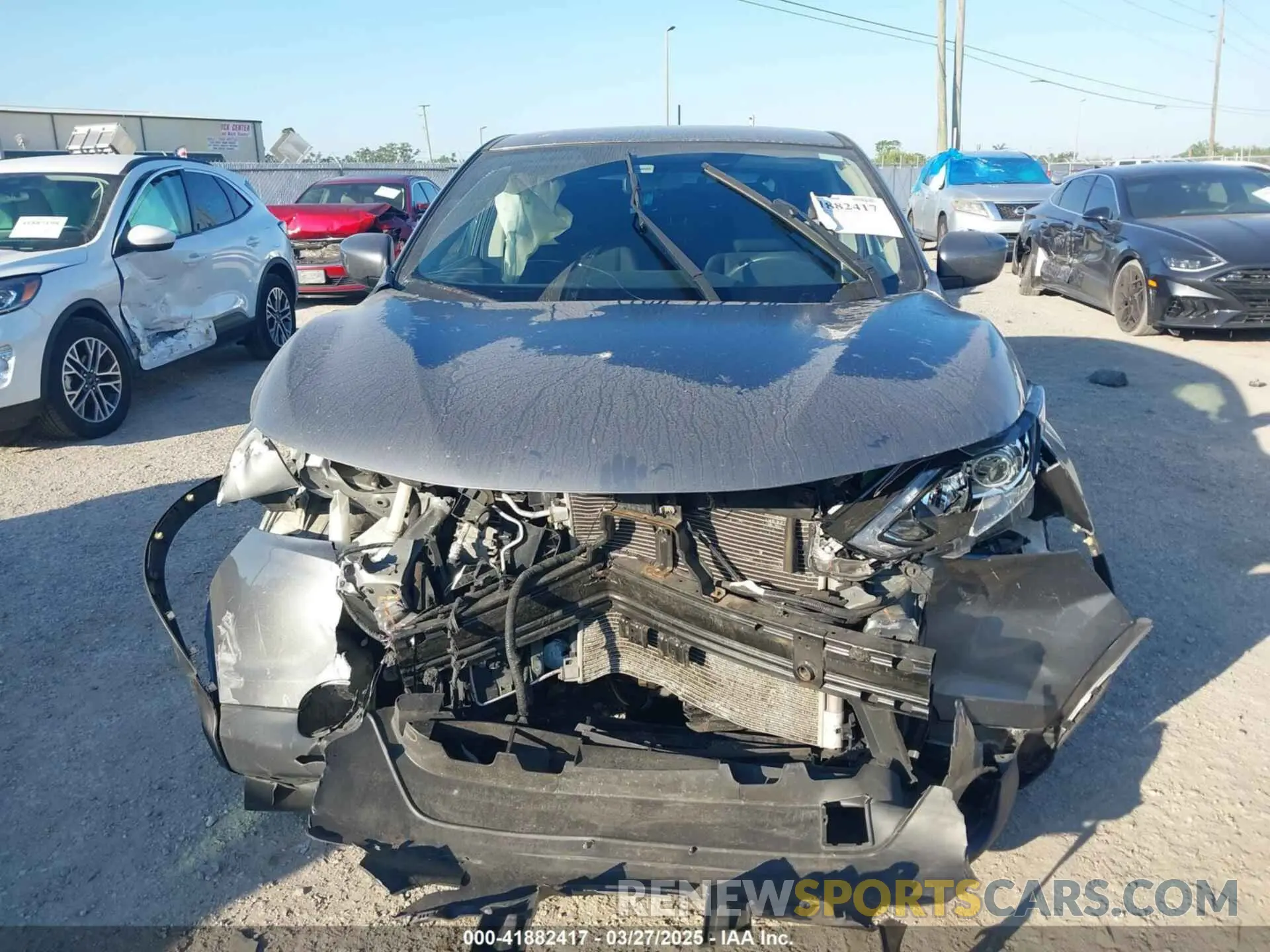 12 fotografías del automóvil dañado JN1BJ1CR2KW337505 NISSAN ROGUE SPORT 2019