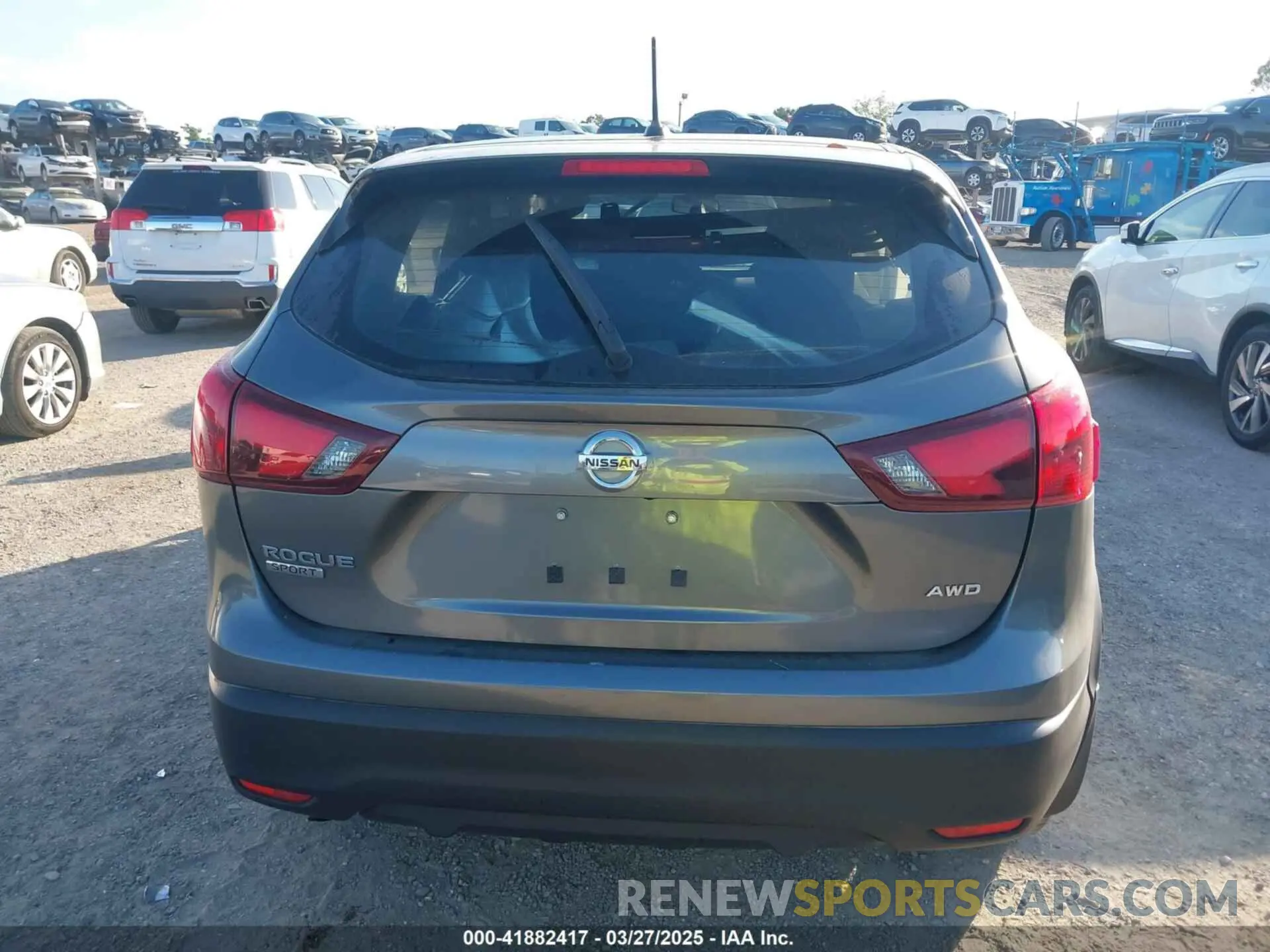 16 fotografías del automóvil dañado JN1BJ1CR2KW337505 NISSAN ROGUE SPORT 2019