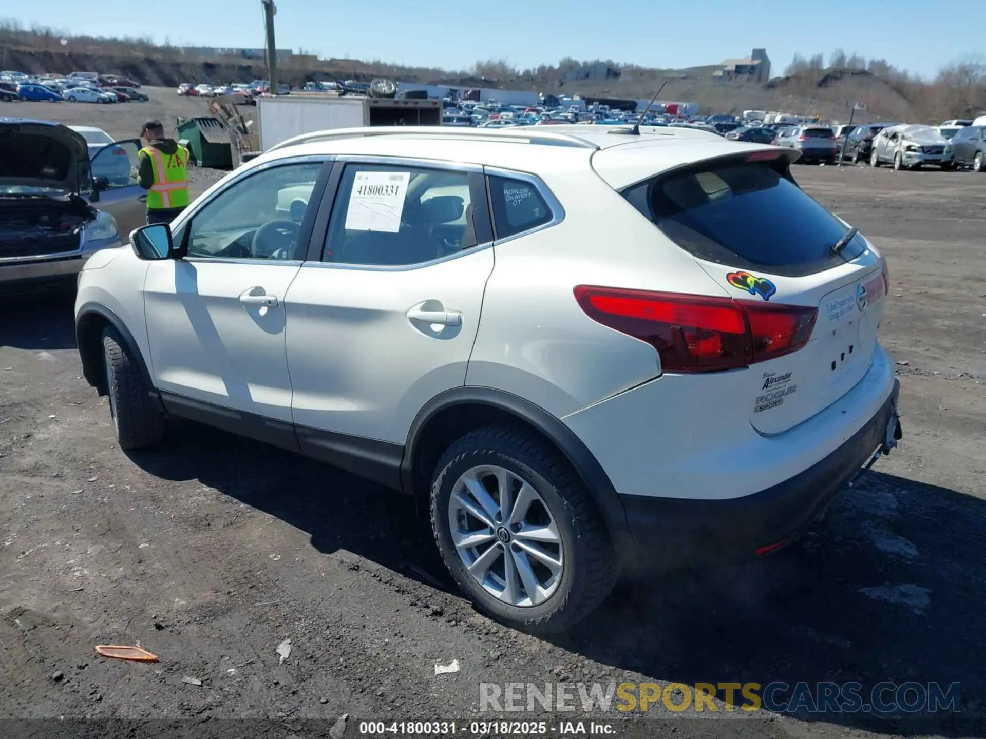 3 fotografías del automóvil dañado JN1BJ1CR2KW353347 NISSAN ROGUE SPORT 2019