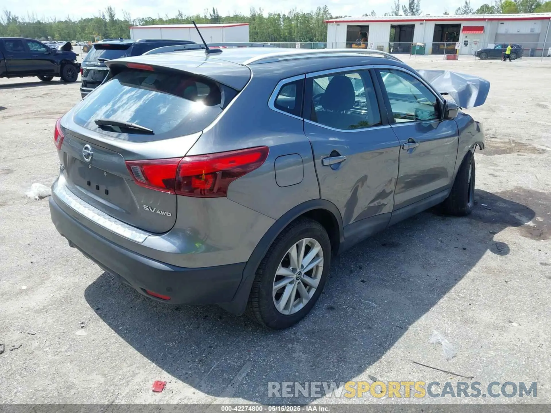 4 fotografías del automóvil dañado JN1BJ1CR3KW623332 NISSAN ROGUE SPORT 2019