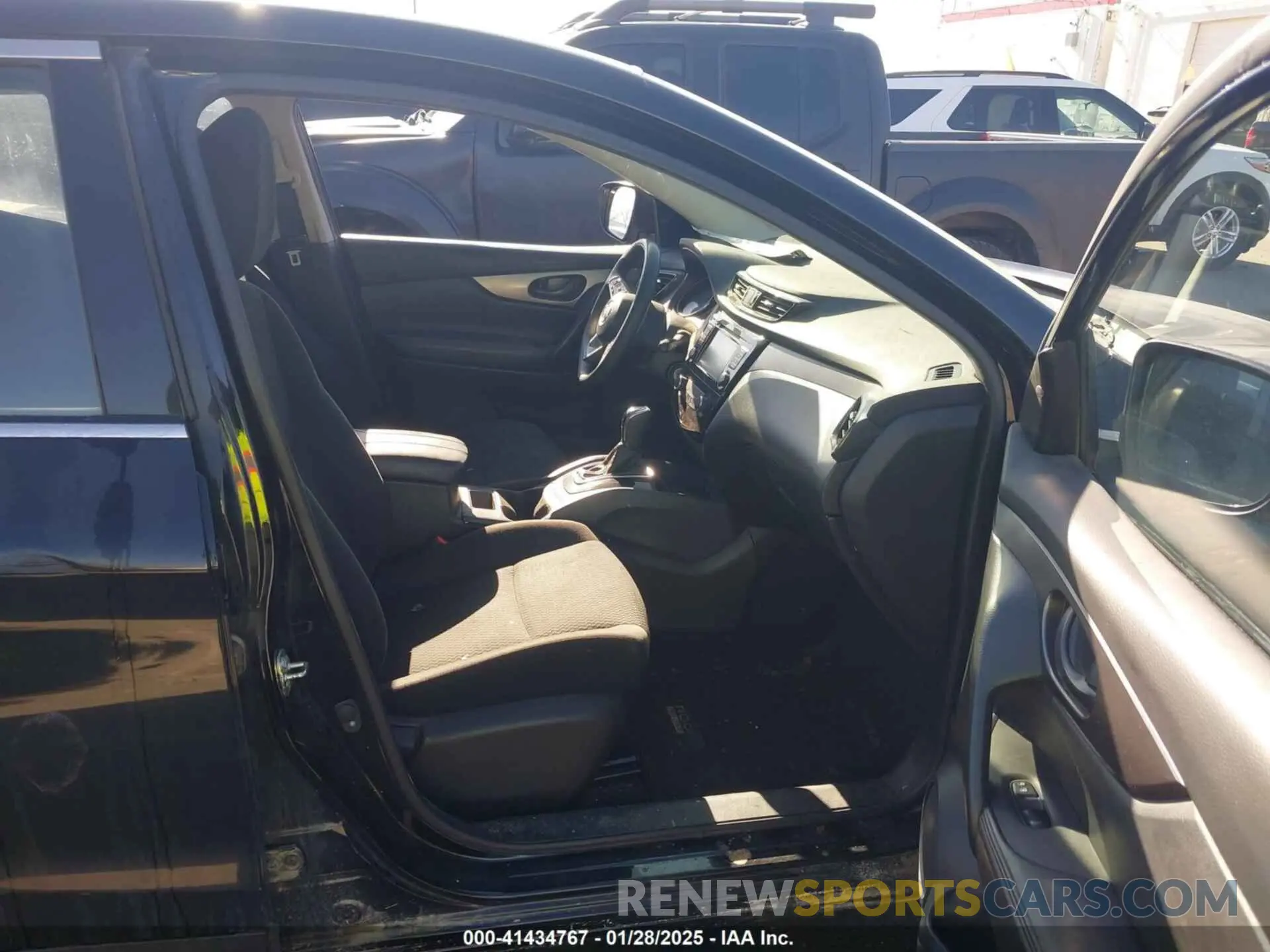 5 fotografías del automóvil dañado JN1BJ1CR5KW628645 NISSAN ROGUE SPORT 2019
