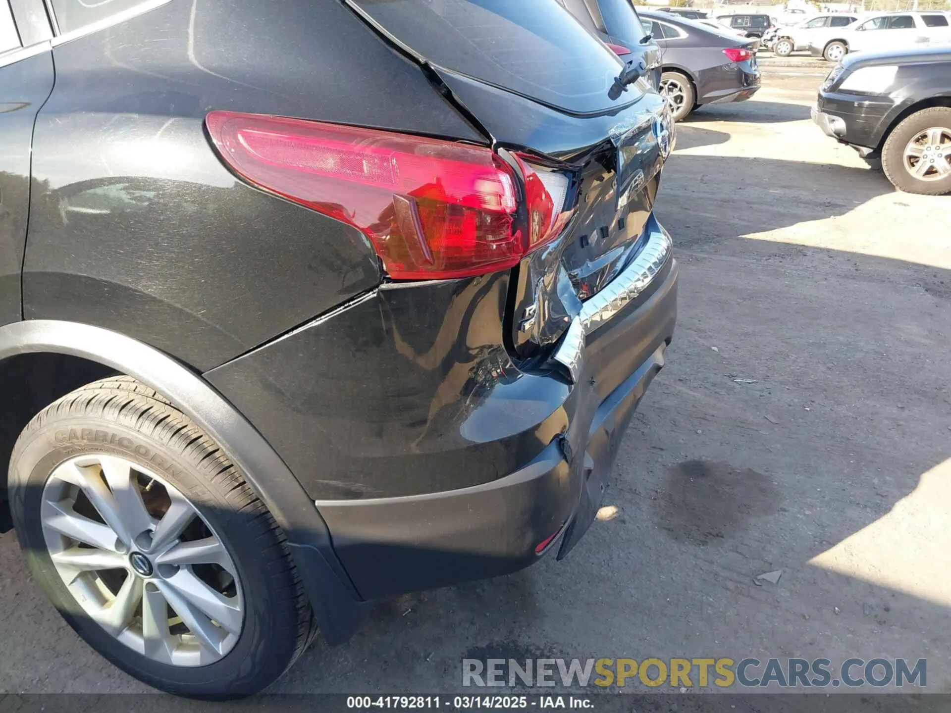 17 fotografías del automóvil dañado JN1BJ1CR7KW311109 NISSAN ROGUE SPORT 2019
