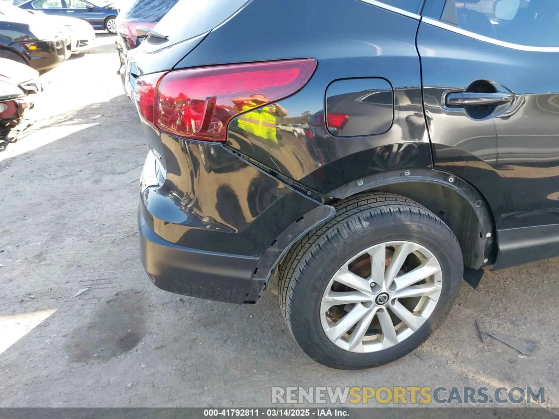 18 fotografías del automóvil dañado JN1BJ1CR7KW311109 NISSAN ROGUE SPORT 2019
