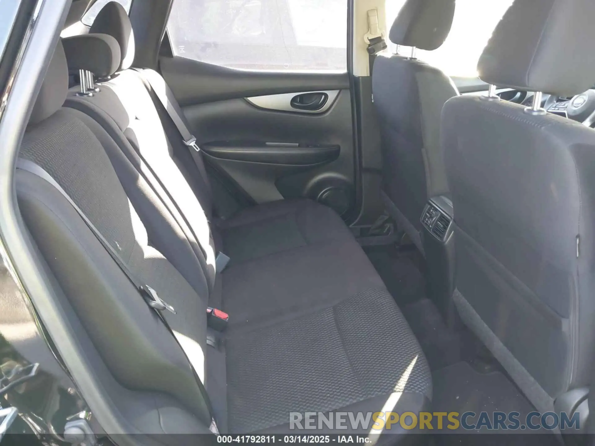 8 fotografías del automóvil dañado JN1BJ1CR7KW311109 NISSAN ROGUE SPORT 2019