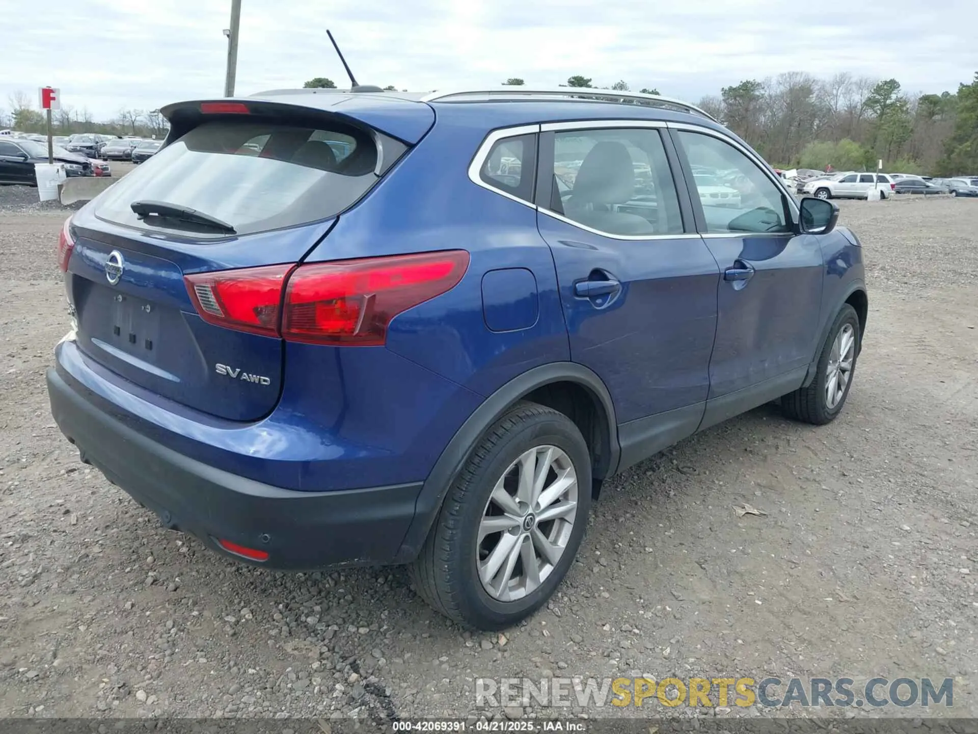 4 fotografías del automóvil dañado JN1BJ1CR7KW325687 NISSAN ROGUE SPORT 2019
