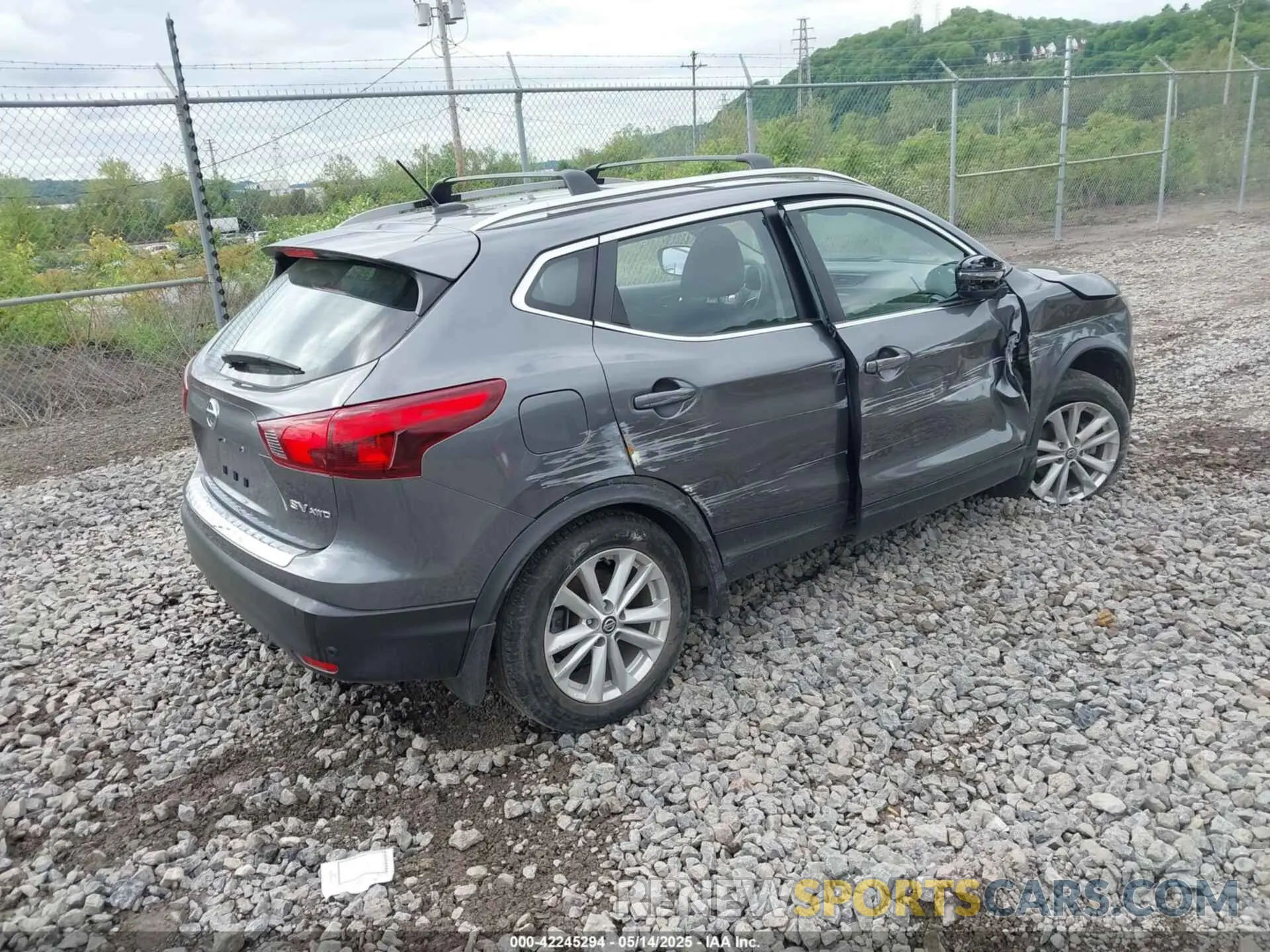 4 fotografías del automóvil dañado JN1BJ1CR7KW627870 NISSAN ROGUE SPORT 2019