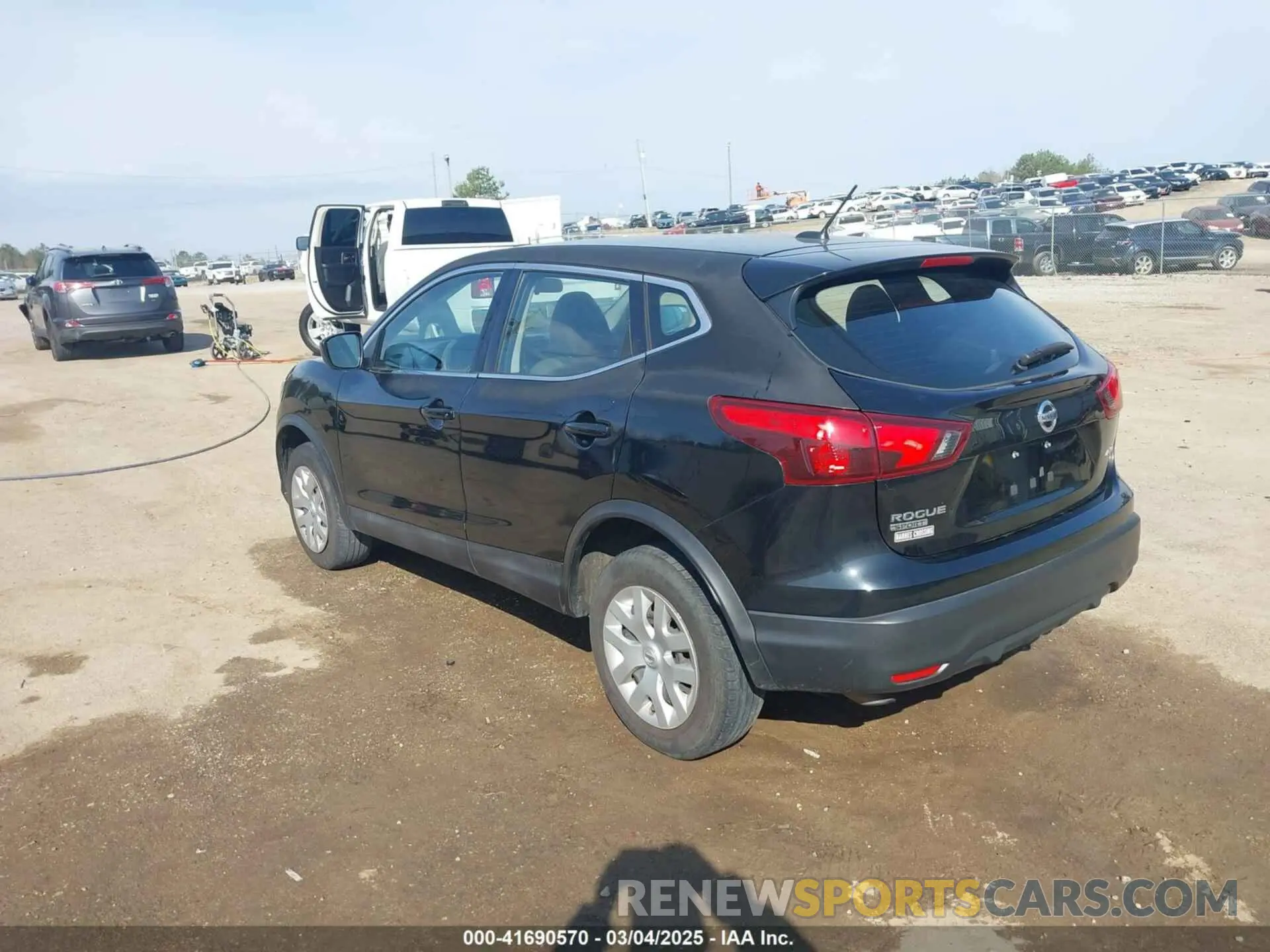 3 fotografías del automóvil dañado JN1BJ1CR8KW333880 NISSAN ROGUE SPORT 2019