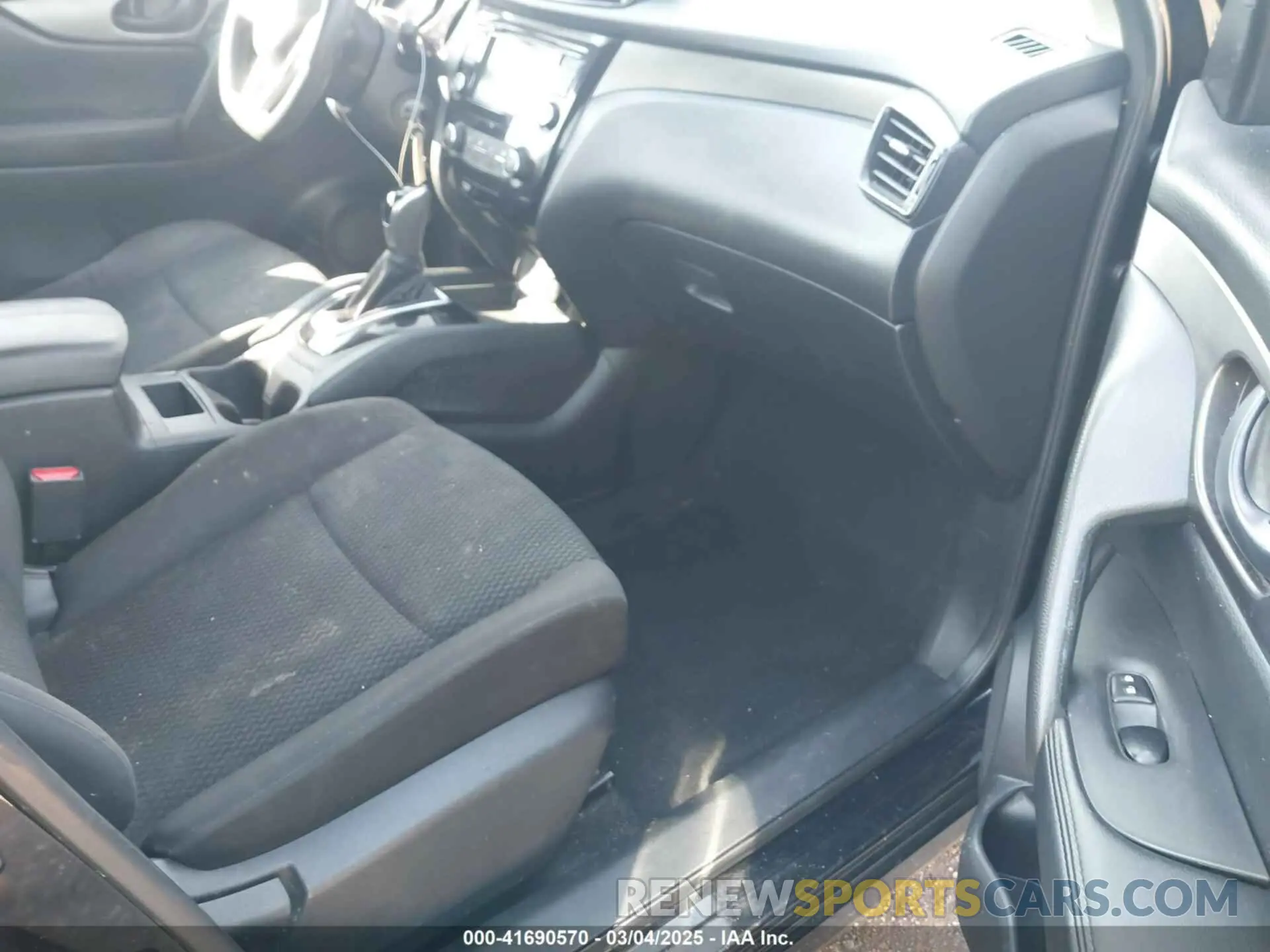5 fotografías del automóvil dañado JN1BJ1CR8KW333880 NISSAN ROGUE SPORT 2019
