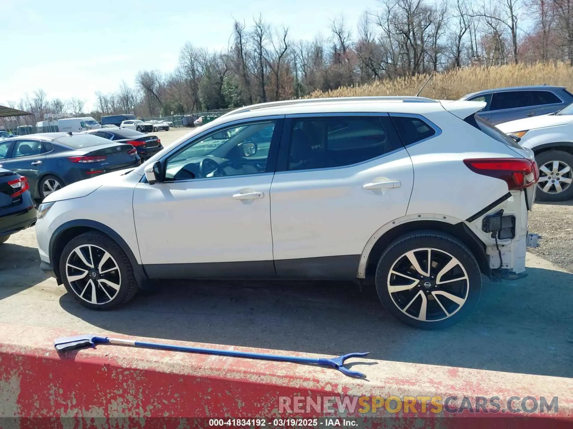 15 fotografías del automóvil dañado JN1BJ1CR9KW631192 NISSAN ROGUE SPORT 2019