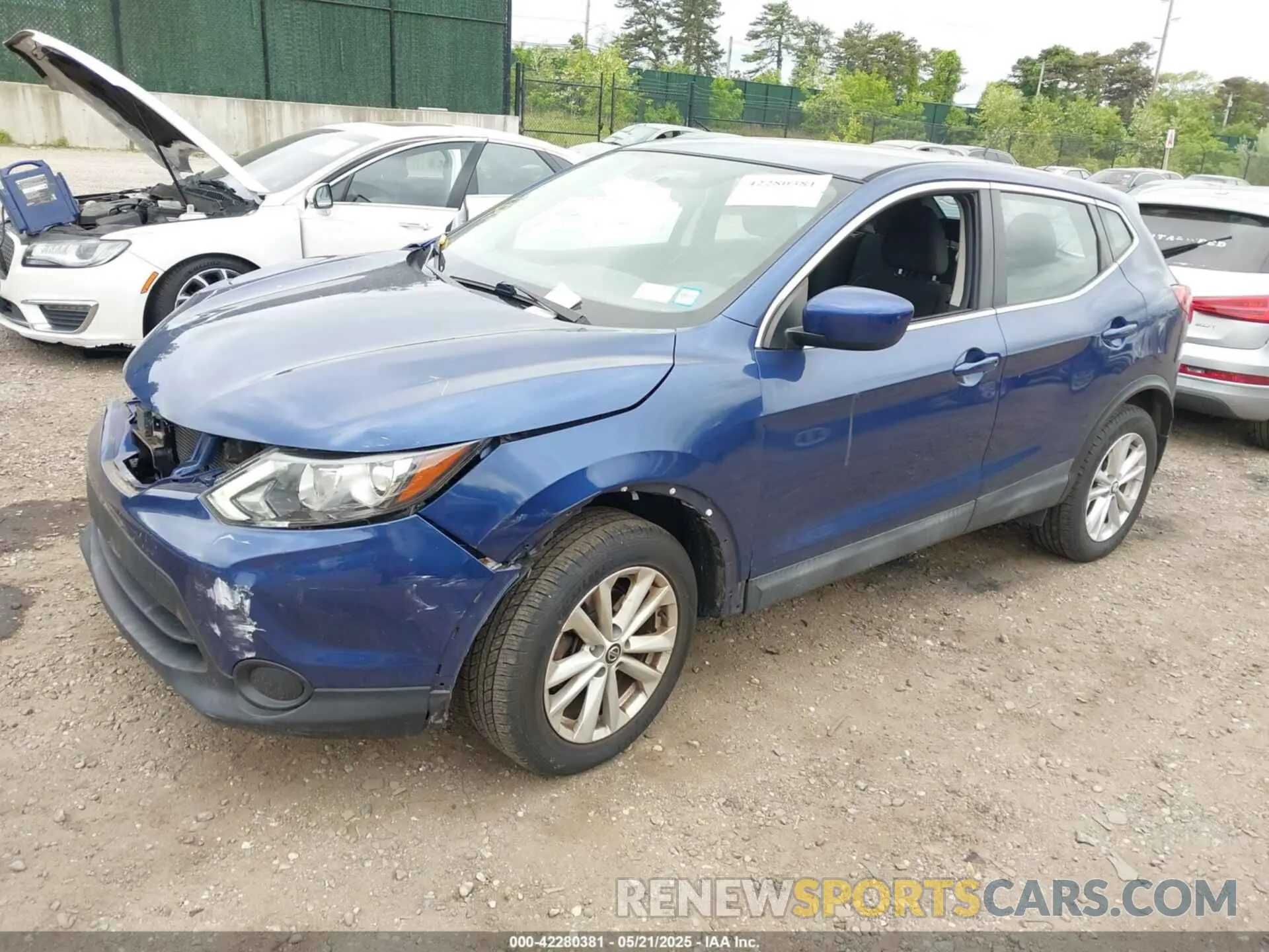 2 fotografías del automóvil dañado JN1BJ1CRXKW333511 NISSAN ROGUE SPORT 2019