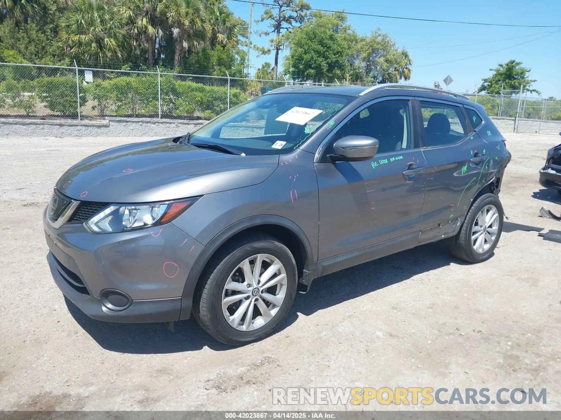 2 fotografías del automóvil dañado JN1BJ1CRXKW621514 NISSAN ROGUE SPORT 2019
