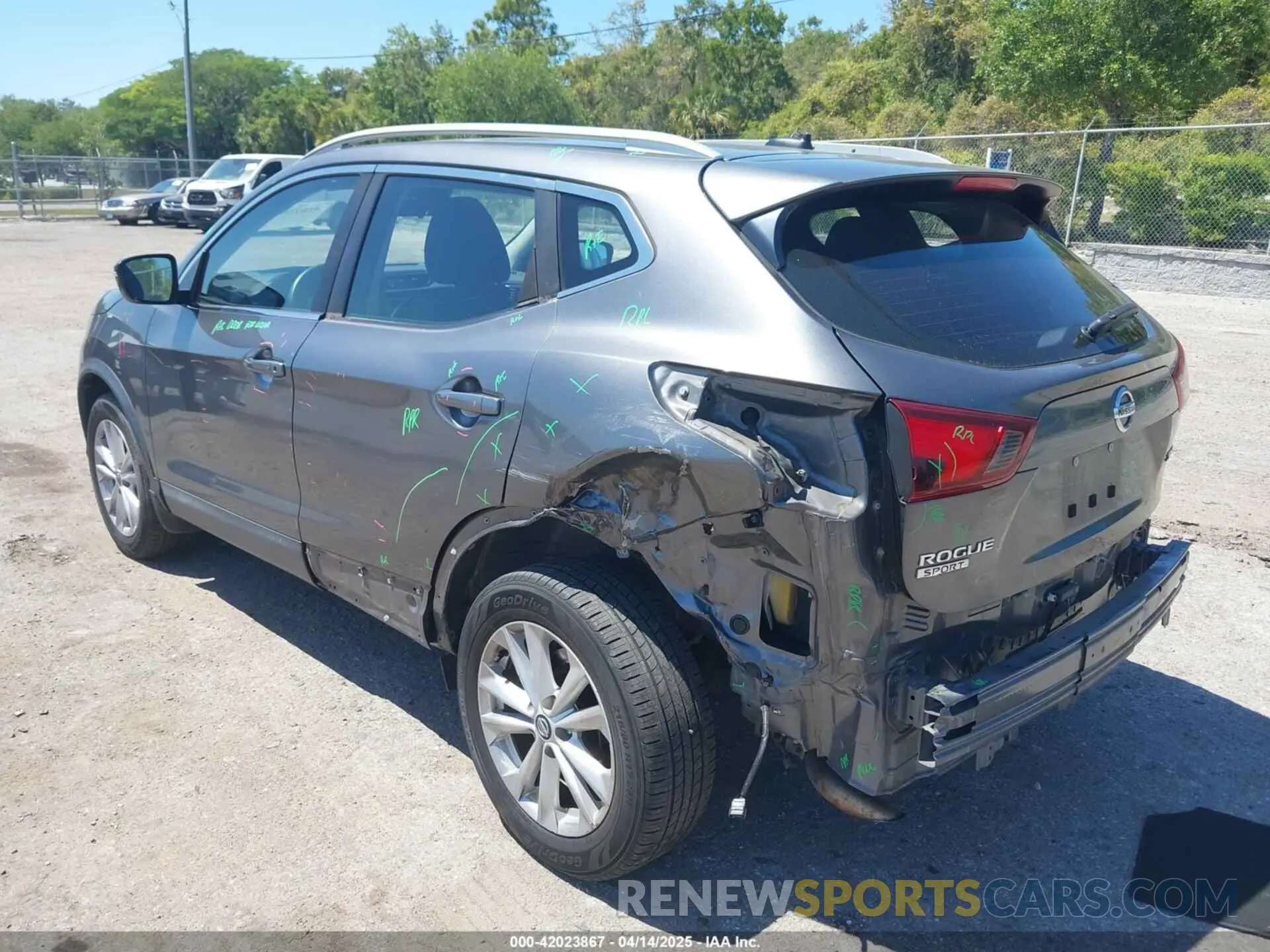 3 fotografías del automóvil dañado JN1BJ1CRXKW621514 NISSAN ROGUE SPORT 2019