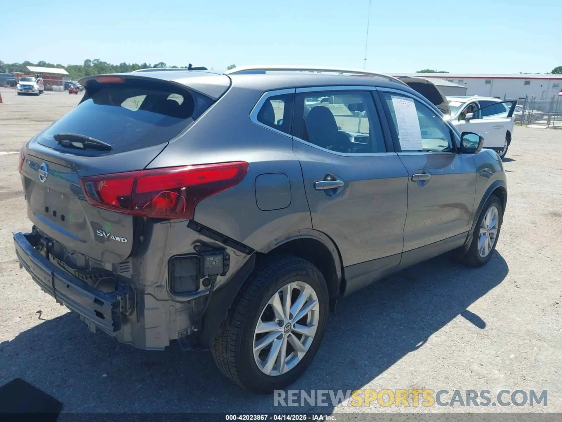 4 fotografías del automóvil dañado JN1BJ1CRXKW621514 NISSAN ROGUE SPORT 2019
