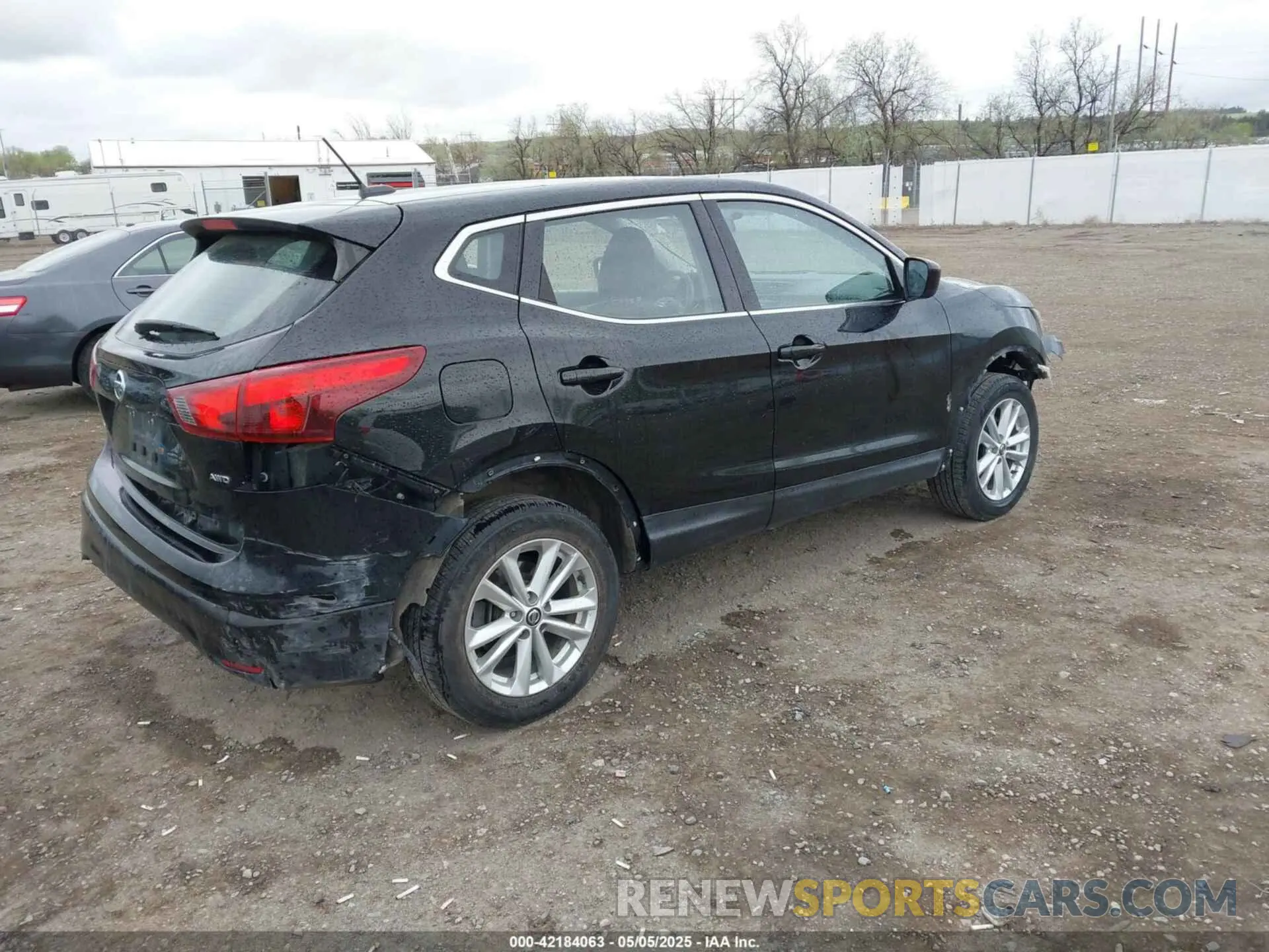 4 fotografías del automóvil dañado JN1BJ1CRXKW625059 NISSAN ROGUE SPORT 2019