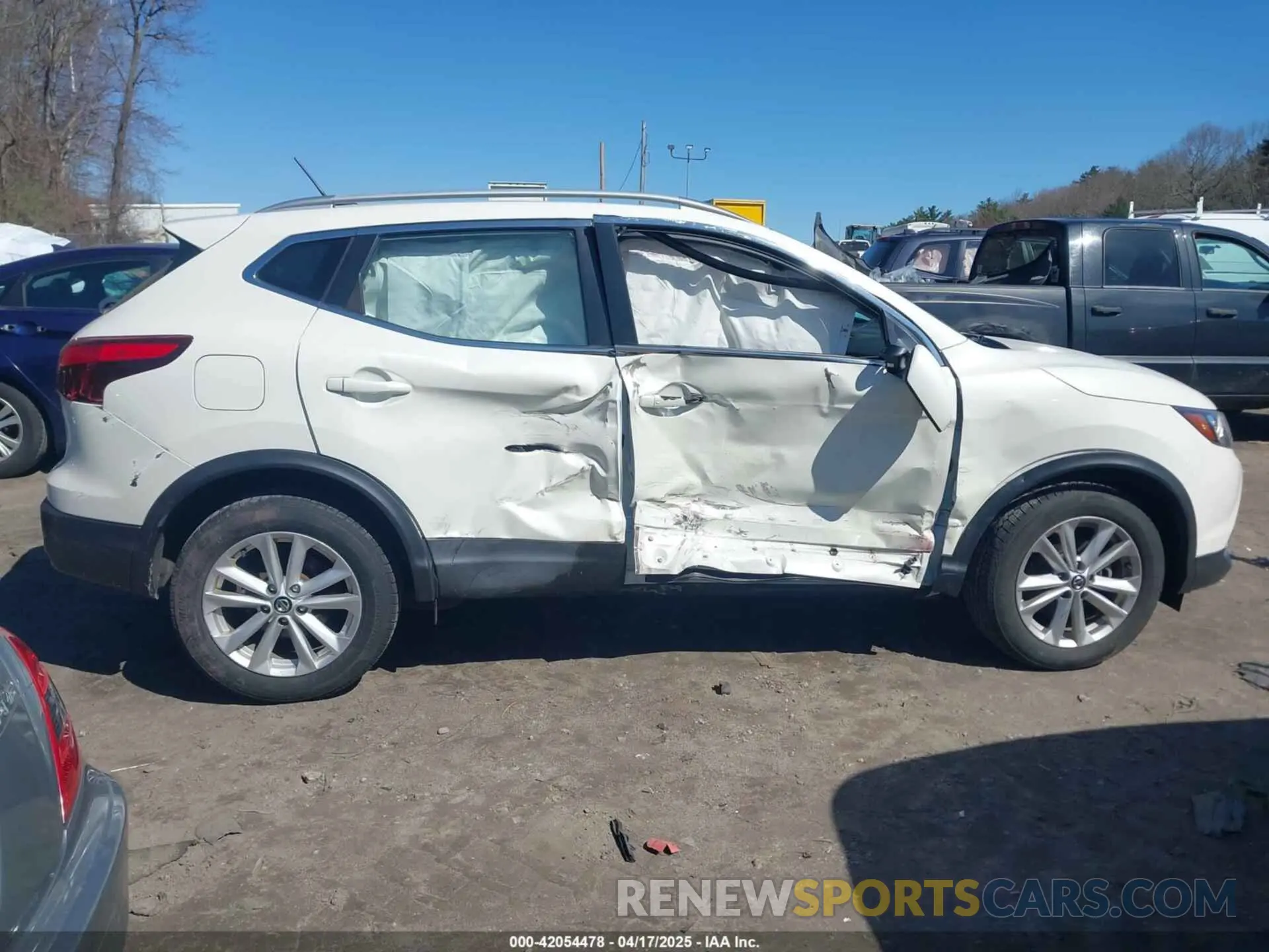 13 fotografías del automóvil dañado JN1BJ1CRXKW626633 NISSAN ROGUE SPORT 2019