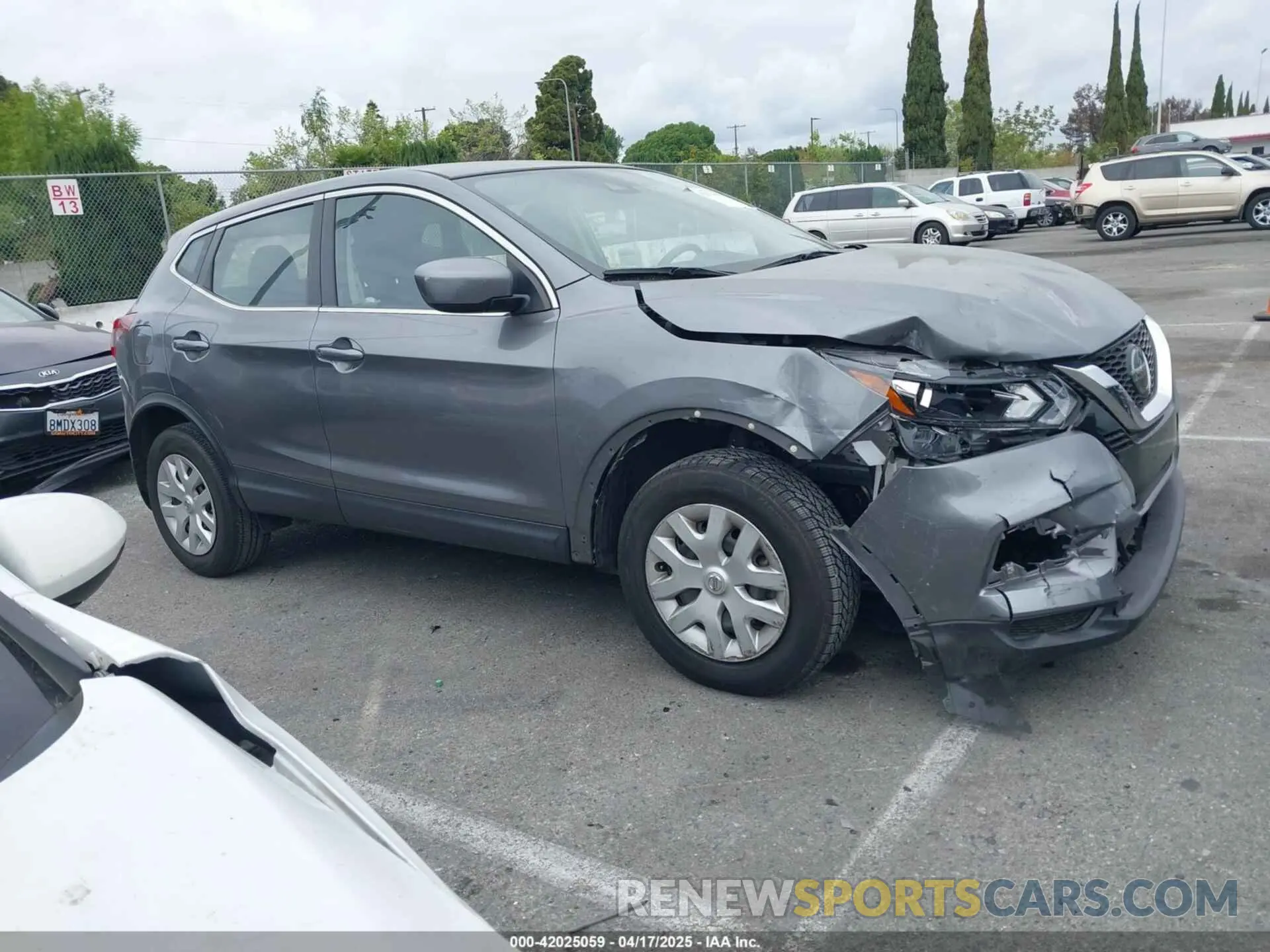 13 fotografías del automóvil dañado JN1BJ1CV7LW552649 NISSAN ROGUE SPORT 2020