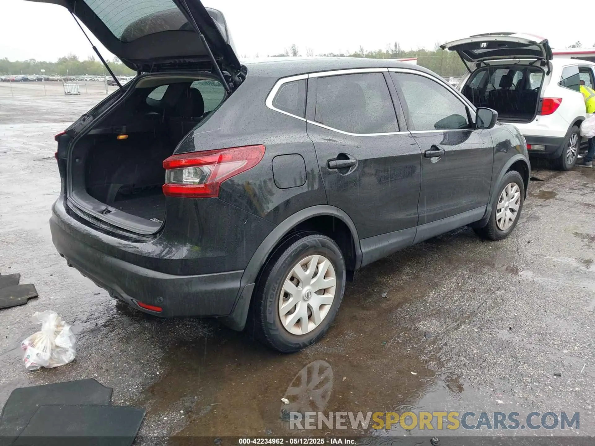4 fotografías del automóvil dañado JN1BJ1CV8LW548013 NISSAN ROGUE SPORT 2020