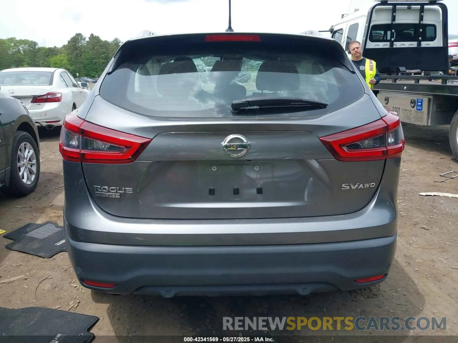16 fotografías del automóvil dañado JN1BJ1CW6LW378470 NISSAN ROGUE SPORT 2020