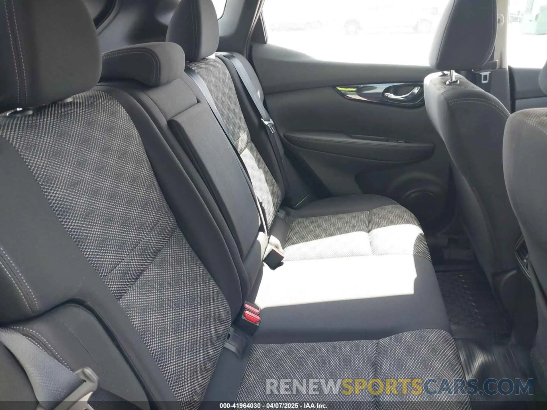 8 fotografías del automóvil dañado JN1BJ1CW8LW362822 NISSAN ROGUE SPORT 2020