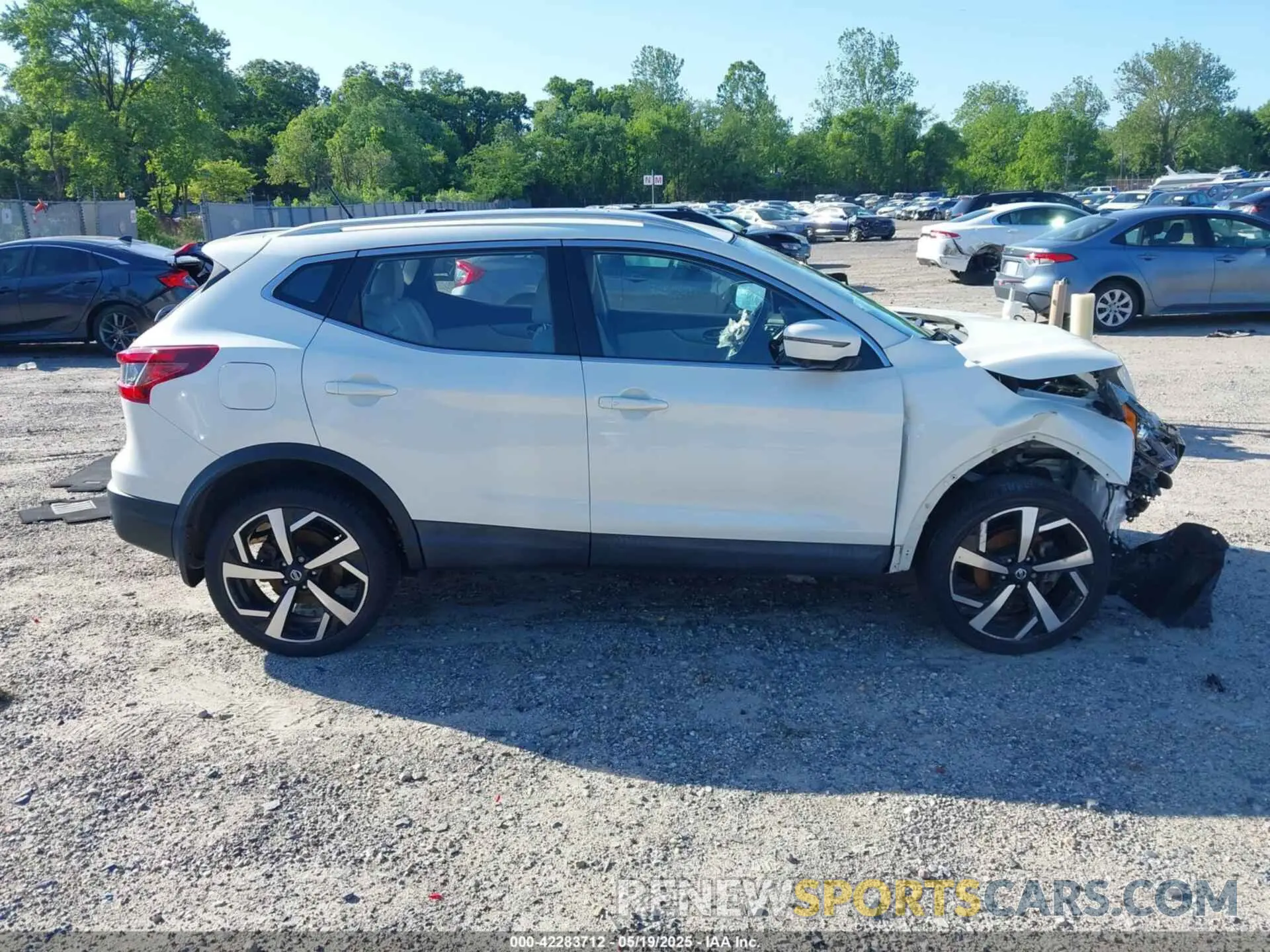 12 fotografías del automóvil dañado JN1BJ1CWXLW644170 NISSAN ROGUE SPORT 2020