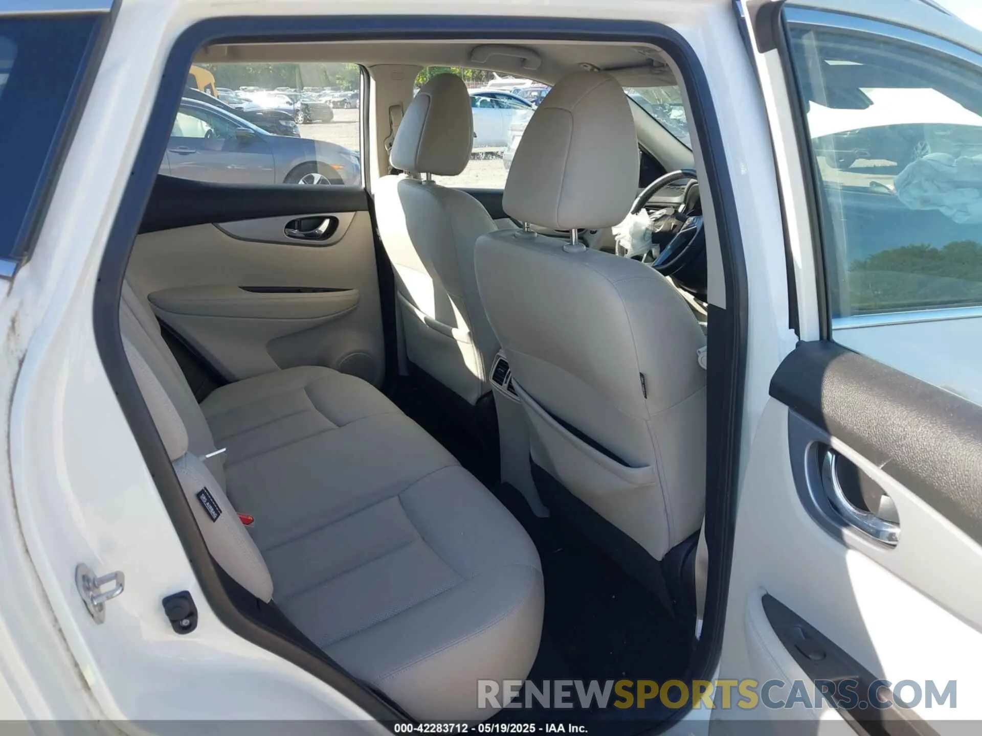 8 fotografías del automóvil dañado JN1BJ1CWXLW644170 NISSAN ROGUE SPORT 2020