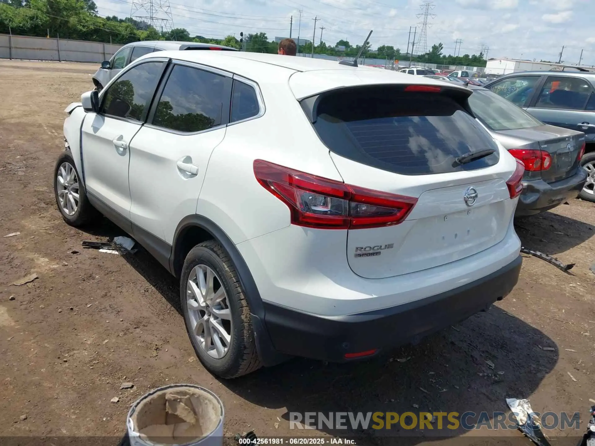 3 fotografías del automóvil dañado JN1BJ1AV0MW319152 NISSAN ROGUE SPORT 2021