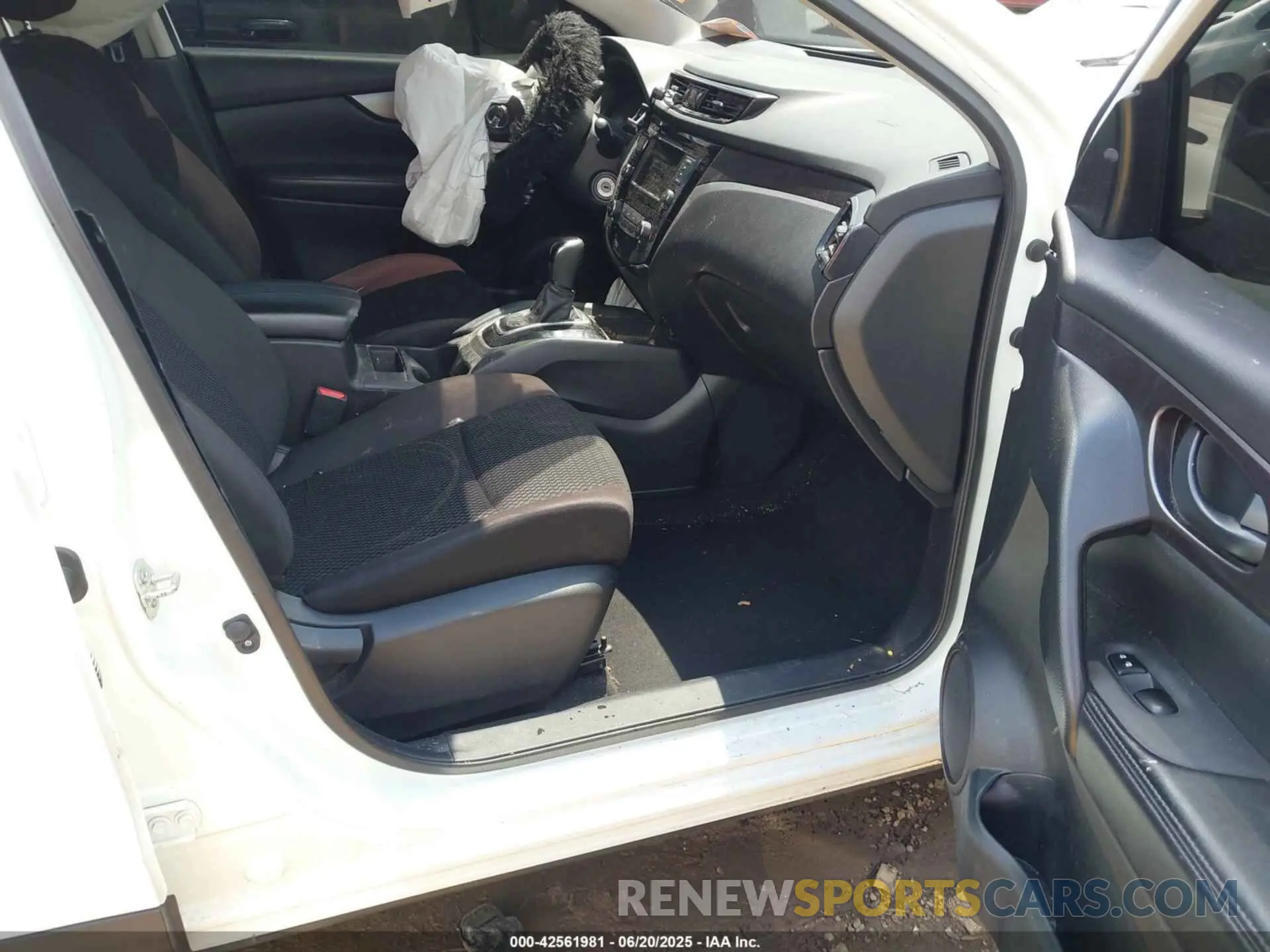 5 fotografías del automóvil dañado JN1BJ1AV0MW319152 NISSAN ROGUE SPORT 2021