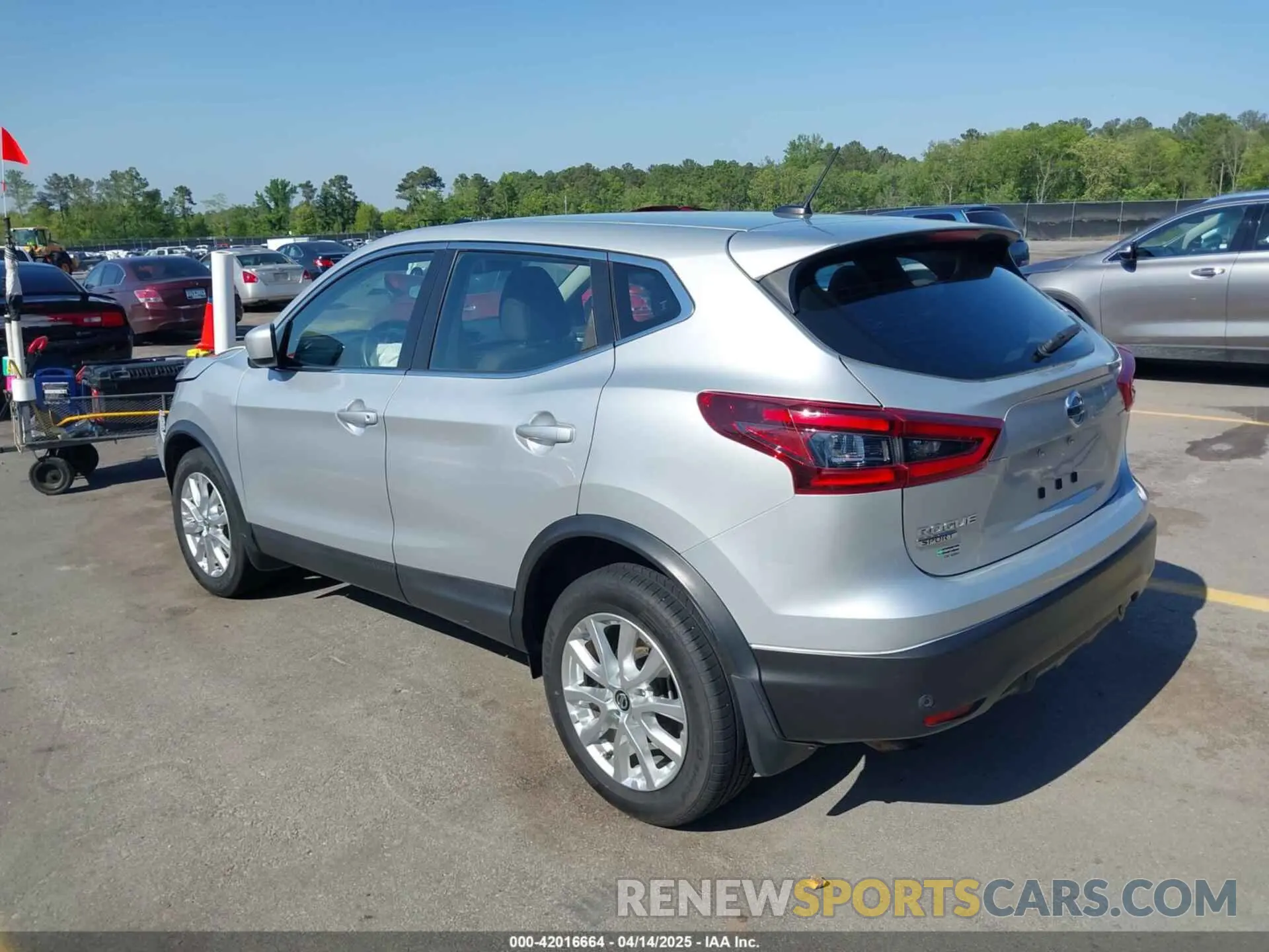 3 fotografías del automóvil dañado JN1BJ1AV0MW568647 NISSAN ROGUE SPORT 2021