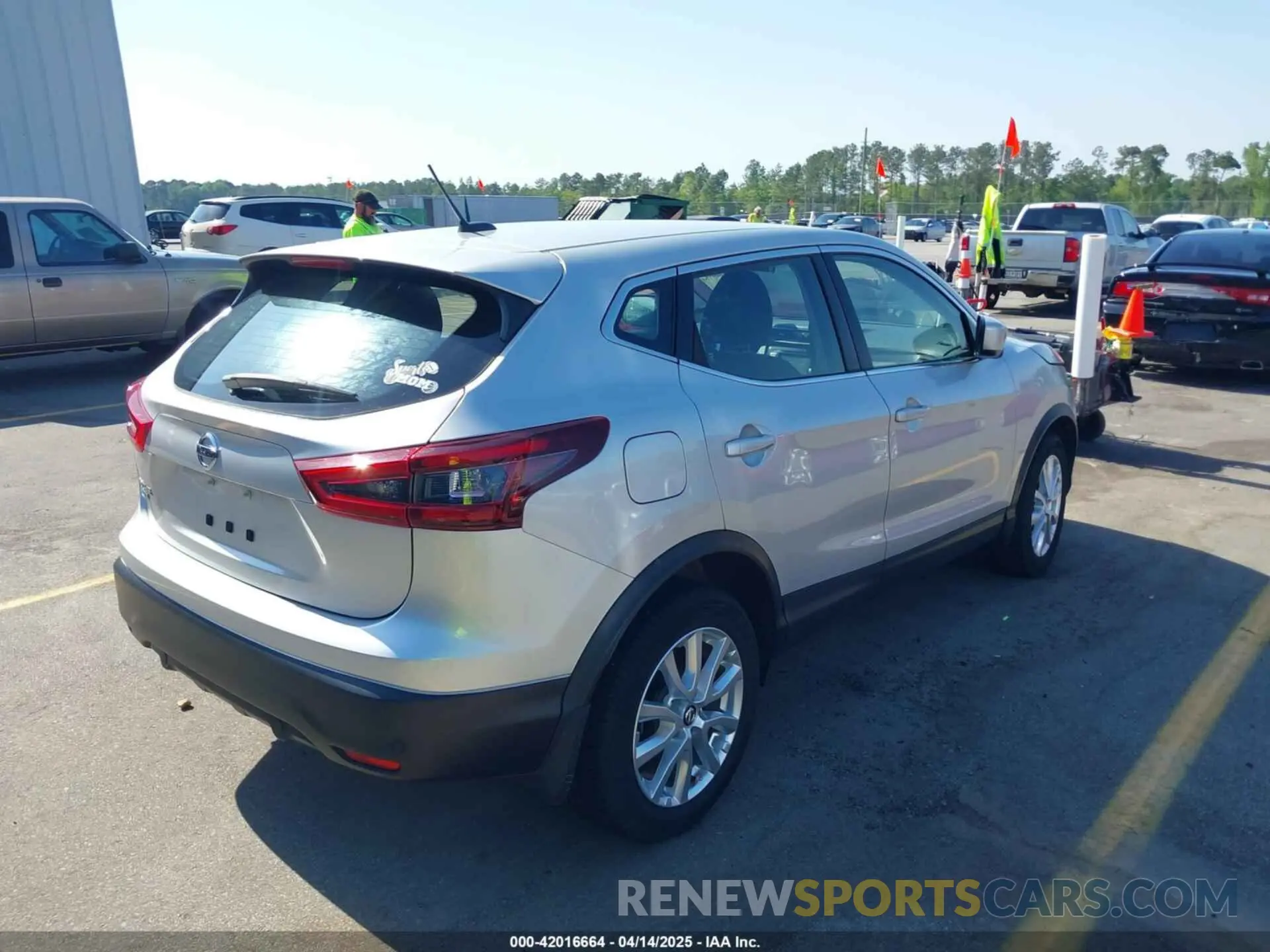 4 fotografías del automóvil dañado JN1BJ1AV0MW568647 NISSAN ROGUE SPORT 2021