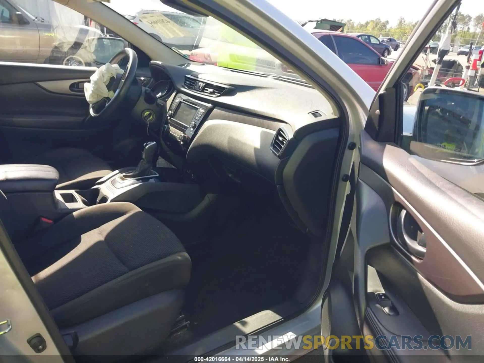 5 fotografías del automóvil dañado JN1BJ1AV0MW568647 NISSAN ROGUE SPORT 2021