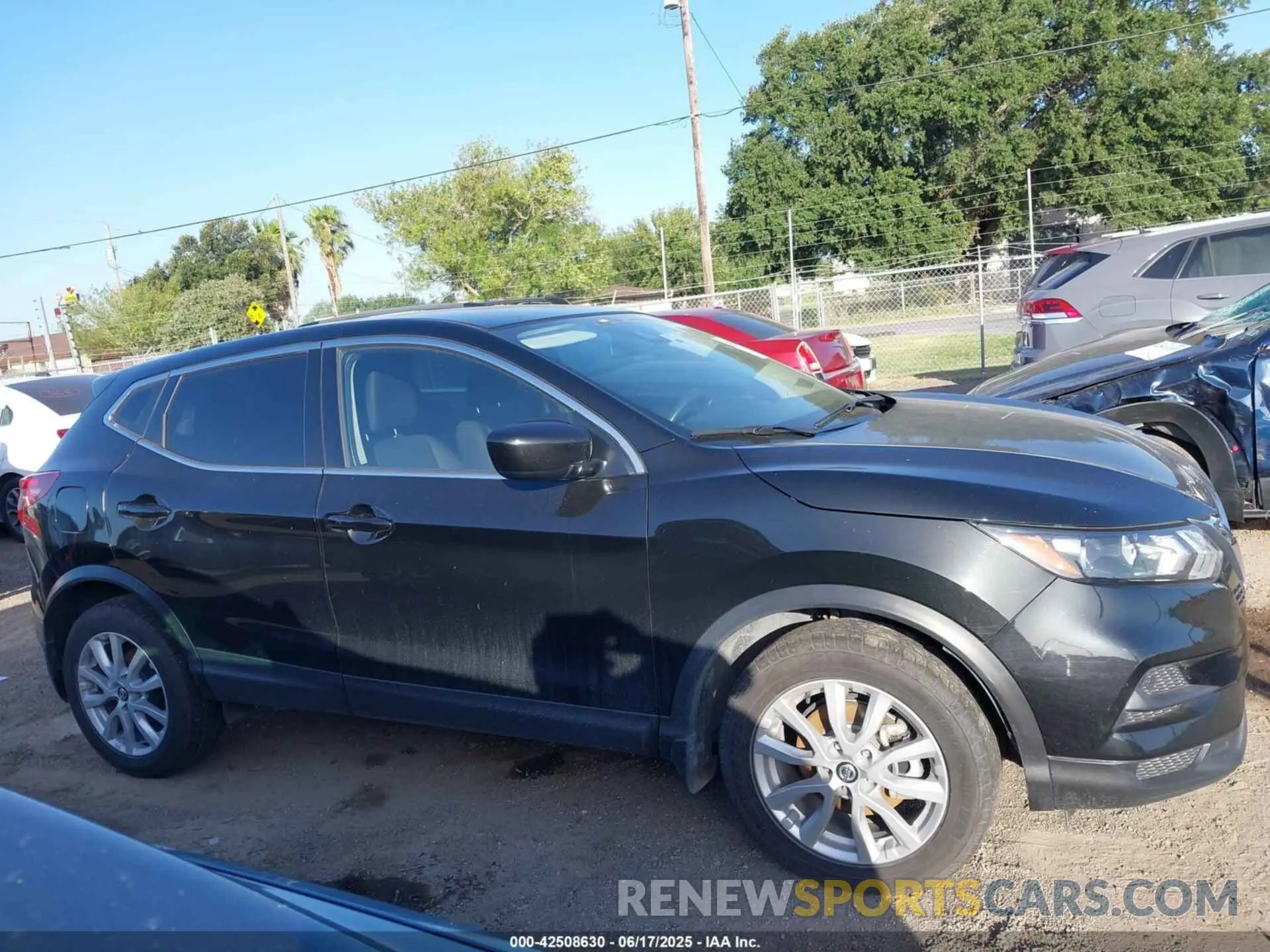 14 fotografías del automóvil dañado JN1BJ1AV1MW314557 NISSAN ROGUE SPORT 2021