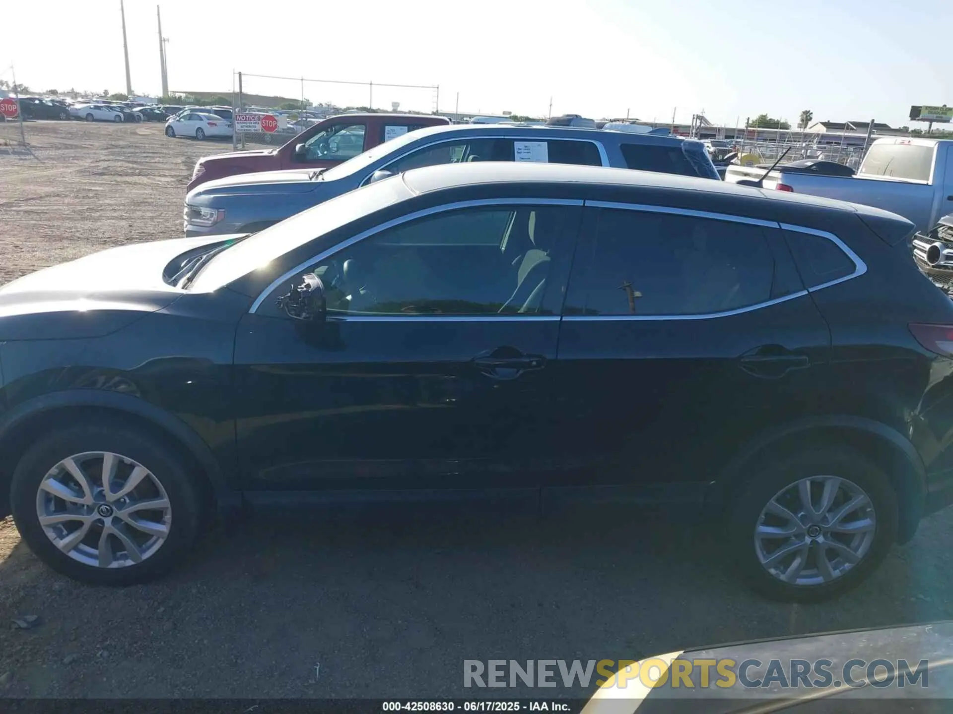 15 fotografías del automóvil dañado JN1BJ1AV1MW314557 NISSAN ROGUE SPORT 2021