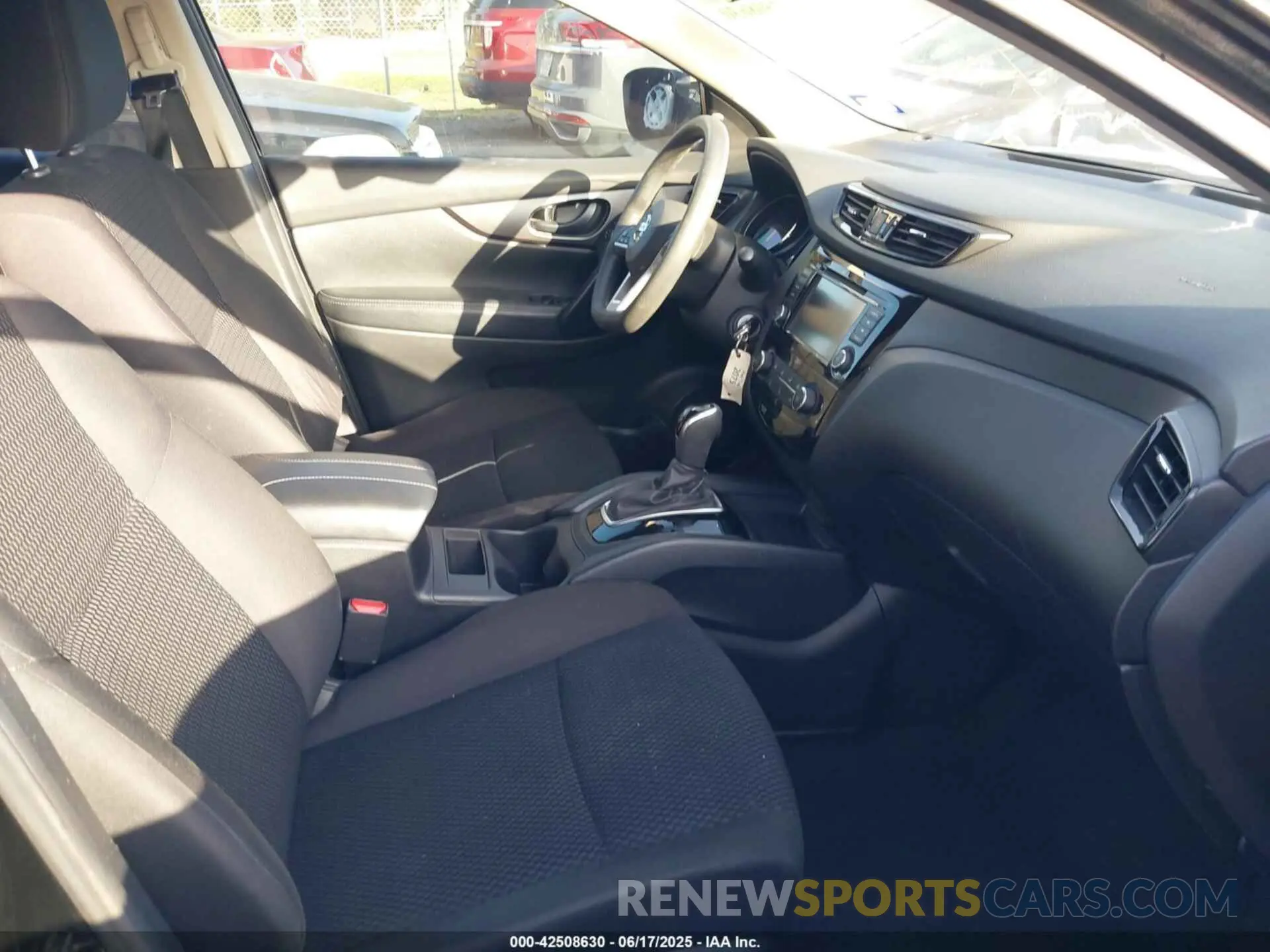5 fotografías del automóvil dañado JN1BJ1AV1MW314557 NISSAN ROGUE SPORT 2021